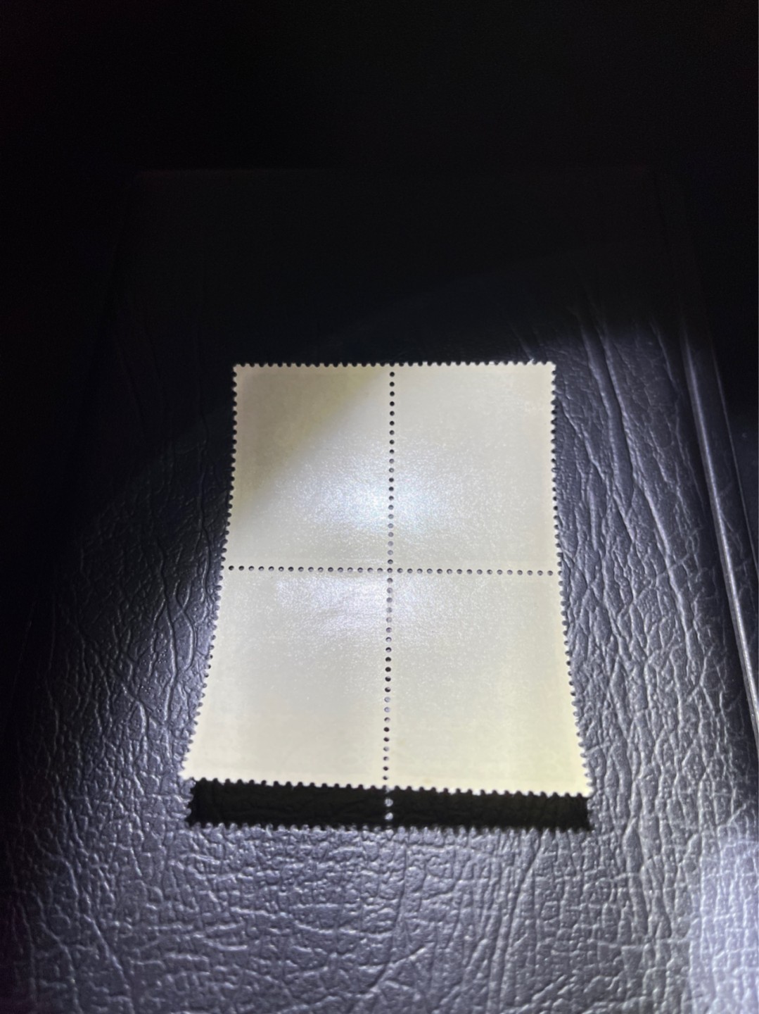 洪涛臻品 精选邮票限时拍卖第三十三期 特46唐三彩 8-2盖销 4方连 非常漂亮， 版撕全品嘎嘎绝。解放初的经典票，整版撕开，面艳胶白，票挺洁净，齿孔完美，收藏评级两相宜。老纪特的版票资源十分稀缺难寻，机会来临时必须抓住。
