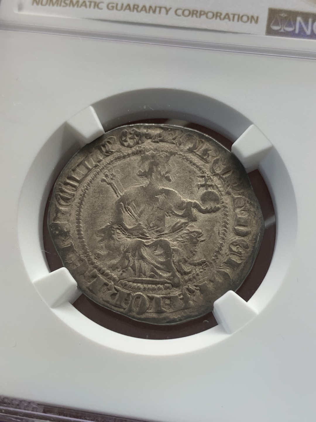 《竞宝斋》第95场-本周日，周一，周四，3场连拍（全场不限金额包邮） NGC XF 40 意大利 那不勒斯 1309-1343年 那不勒斯 1G 银币 人物清晰 包浆也不错 盒子右上角边缘小磕
