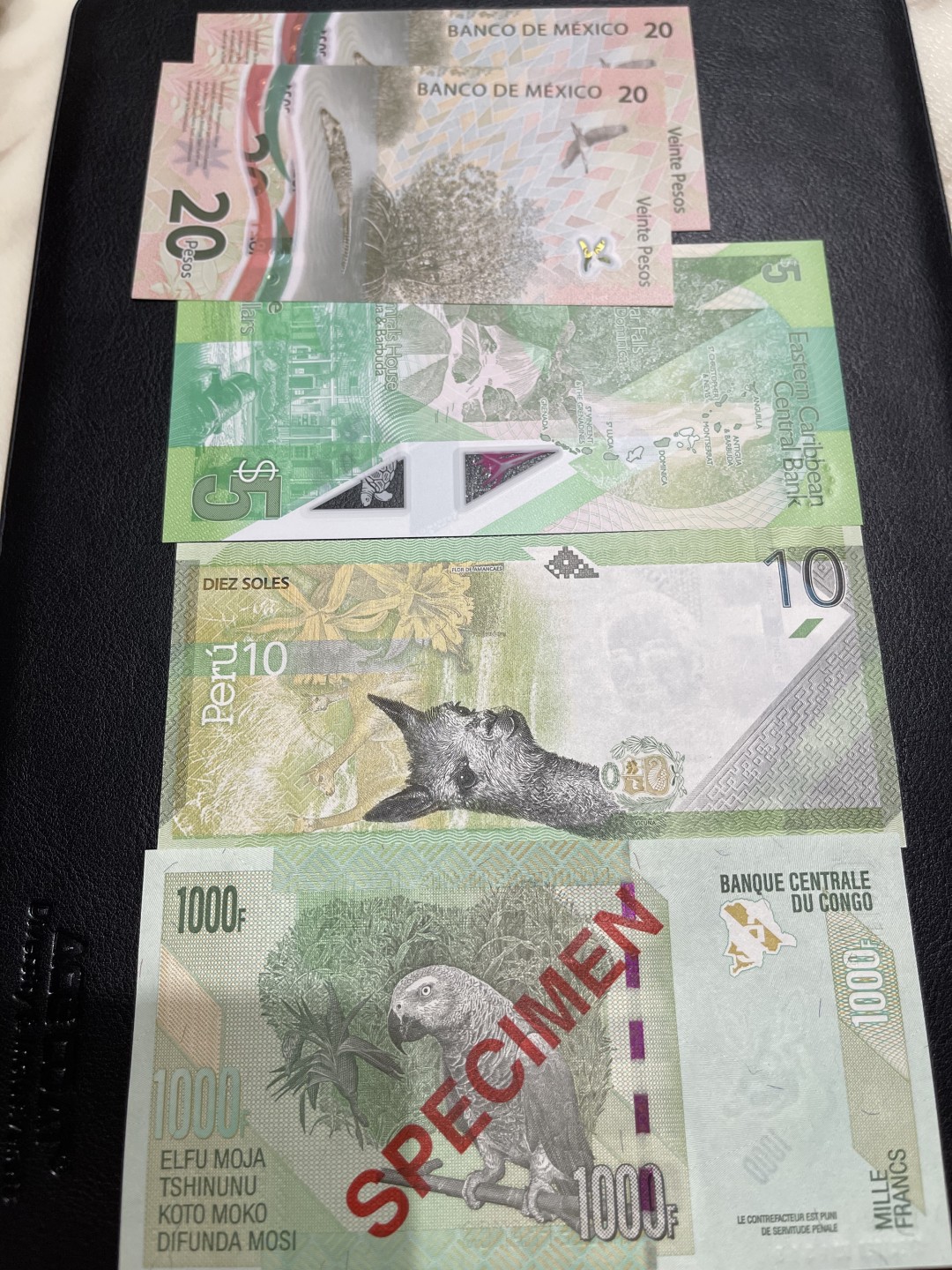 《外钞收藏家》第二百零三期 墨西哥、东加、秘鲁三张加刚果样钞4张 全新UNC