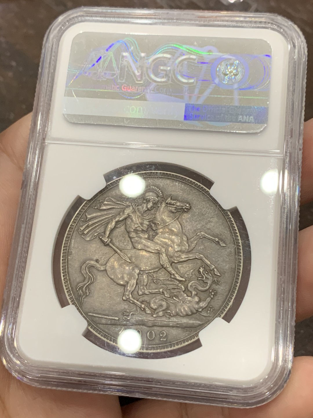 《竞宝斋》第95场-本周日，周一，周四，3场连拍（全场不限金额包邮） NGC PF62 MATTE 英国 1902年 爱七 克朗 马剑 大银币 深灰均匀包浆 细节非常好