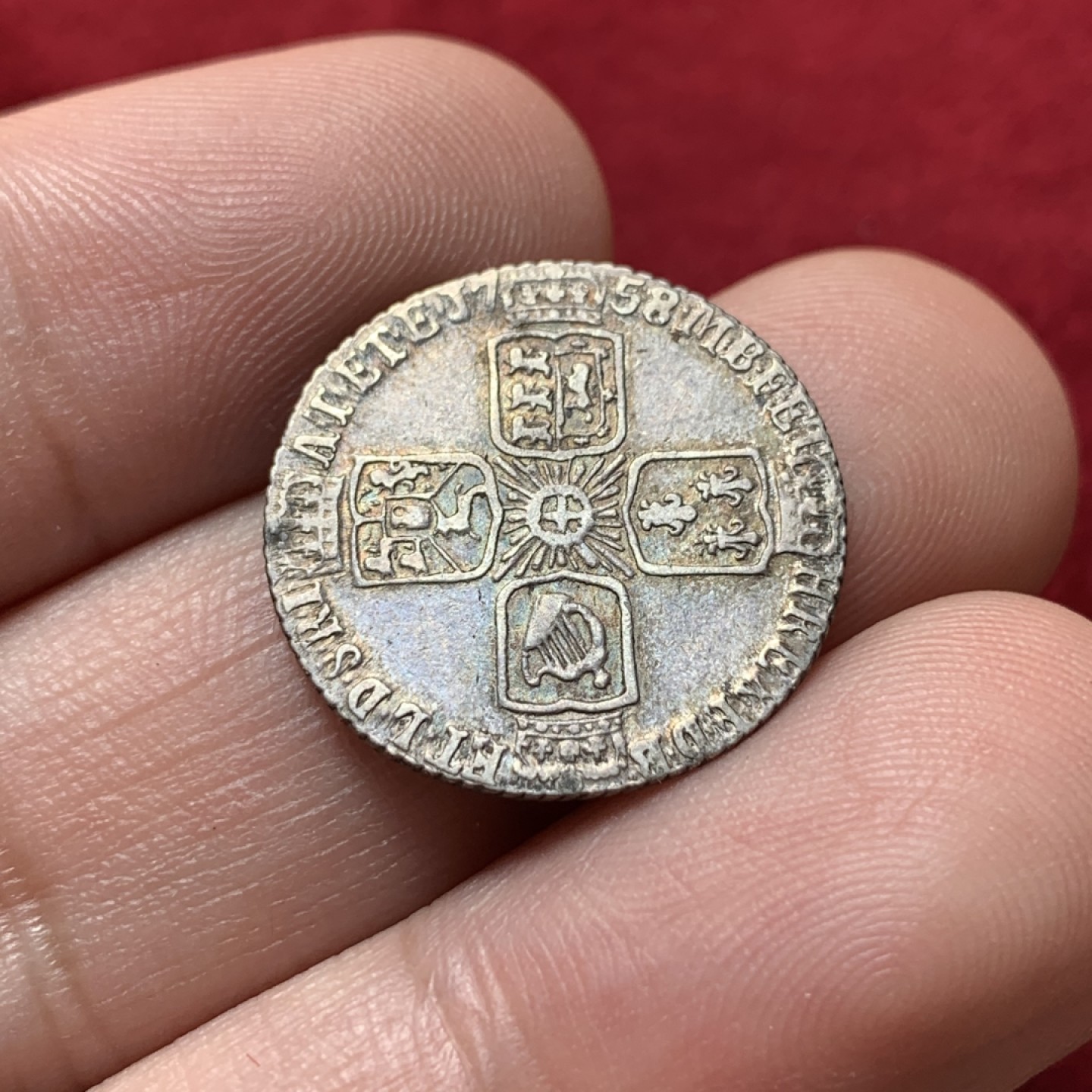 《竞宝斋》第95场-本周日，周一，周四，3场连拍（全场不限金额包邮） 1758年英国乔治二世6便士银币 原味老包浆未清洗 xf品相