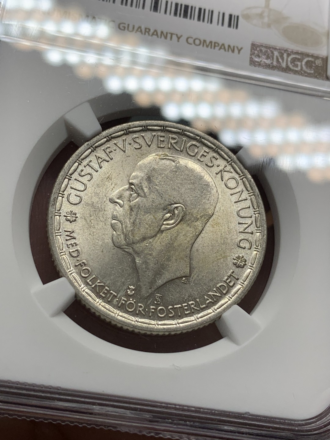 《竞宝斋》第95场-本周日，周一，周四，3场连拍（全场不限金额包邮） NGC-MS63 瑞典1949年 古斯塔夫五世 2克朗银币 原光 少见品种