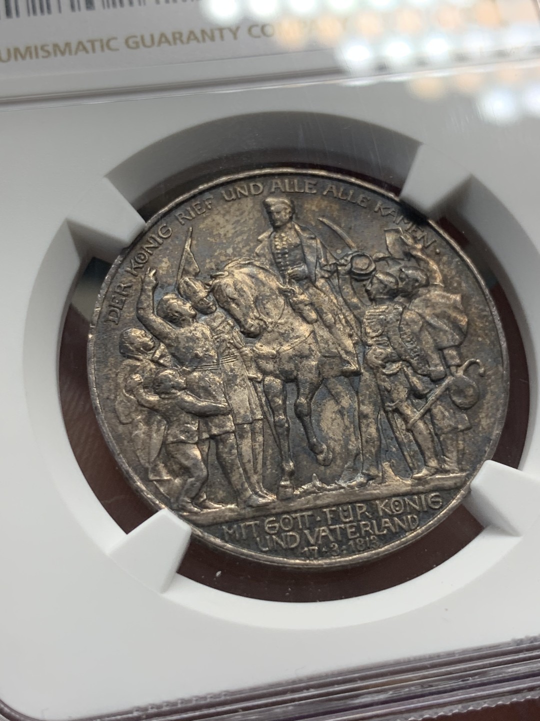 《竞宝斋》第95场-本周日，周一，周四，3场连拍（全场不限金额包邮） NGC-MS62 德国 德意志第二帝国 1913年 普鲁士3马克 战胜拿破仑纪念银币 重彩包浆 浮雕层次分明  鹰面神采奕奕