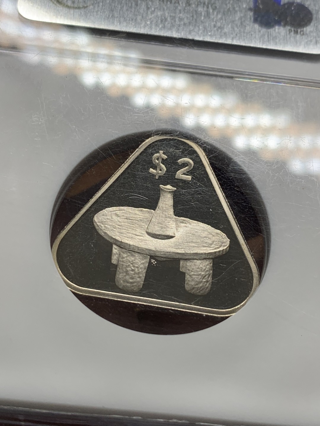 《竞宝斋》第95场-本周日，周一，周四，3场连拍（全场不限金额包邮） NGC-PF68UC 1988年库克群岛$2精制铜镍币（超高分，NGC老盒，人气三角币）