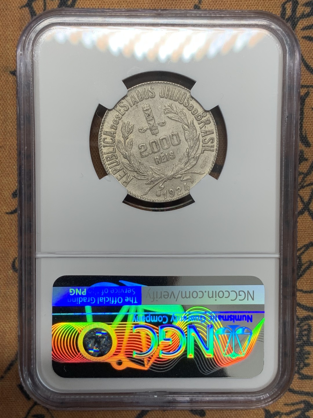 《竞宝斋》第95场-本周日，周一，周四，3场连拍（全场不限金额包邮） NGC-MS63 巴西1924年 女神2000R银币 这品种好品的比较少见