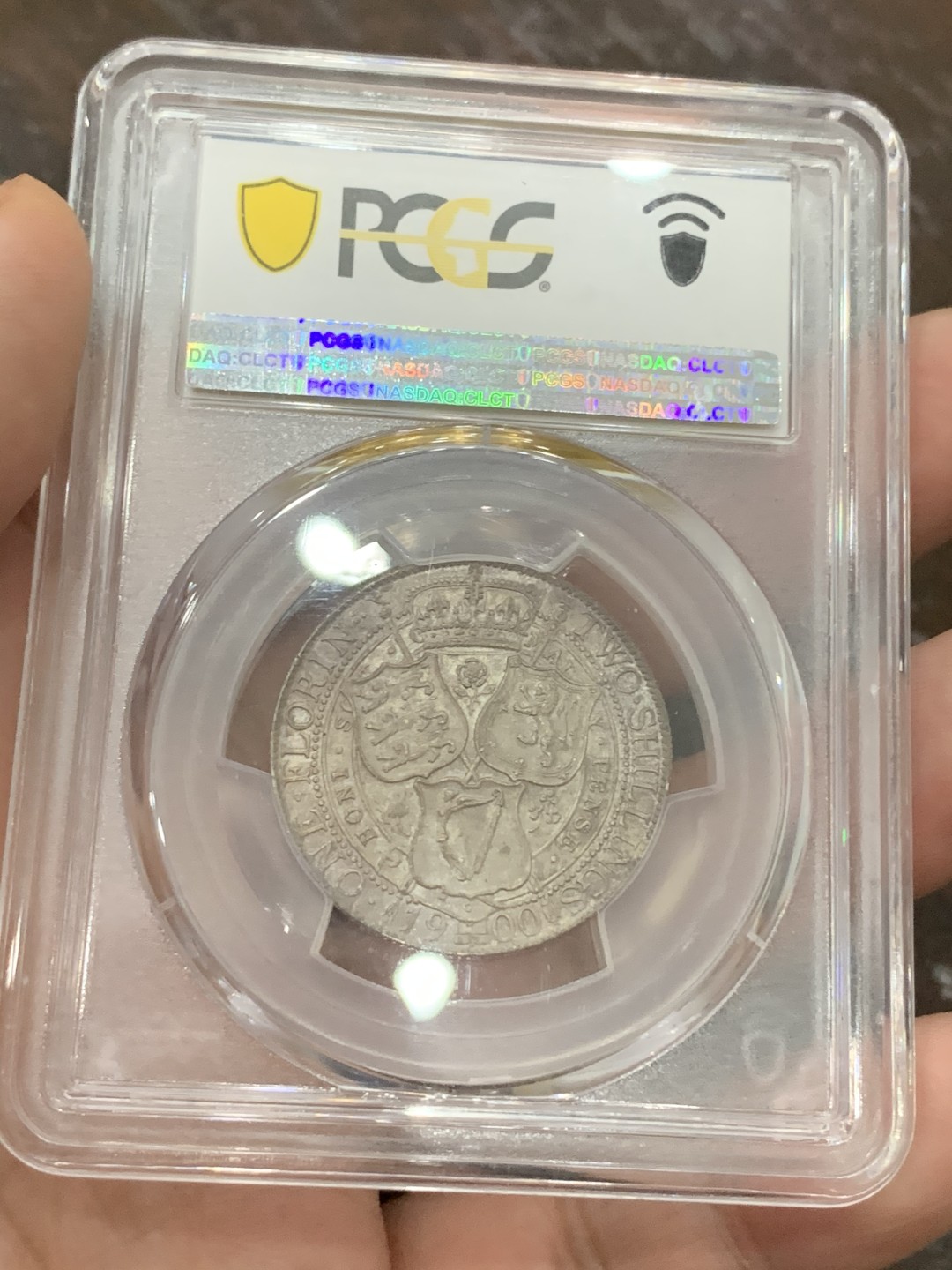 《竞宝斋》第95场-本周日，周一，周四，3场连拍（全场不限金额包邮） PCGS-MS64英国1900年披纱一弗洛林银币，转光漂亮，淡彩包浆