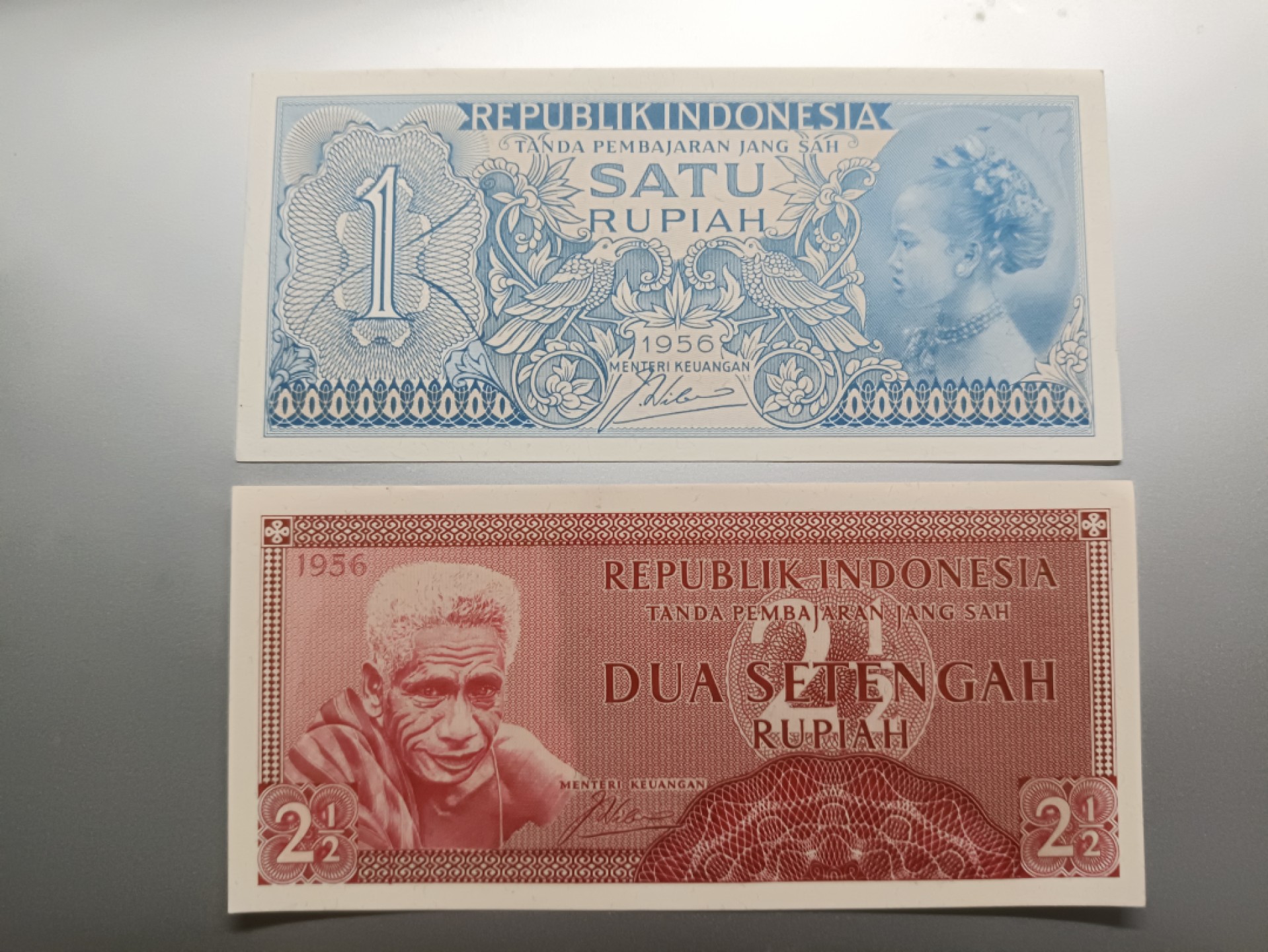 【专场20220918】全/散套币专场 【拍品004】印度尼西亚1956政府券1+2.5卢比全套全新UNC组合2