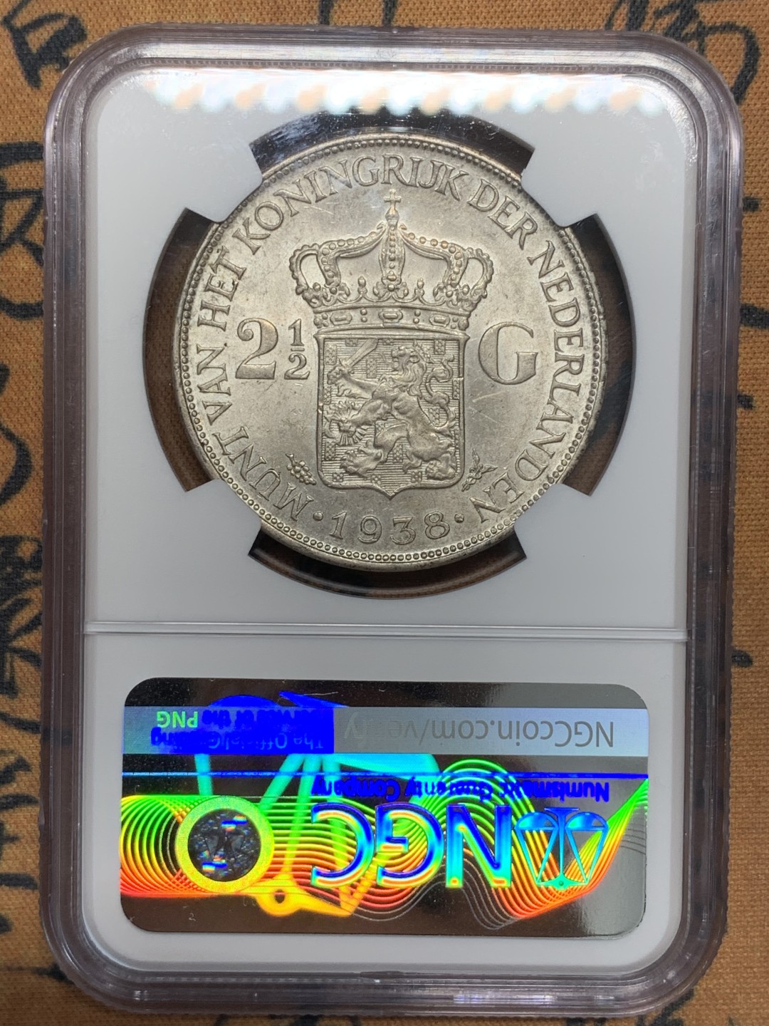 《竞宝斋》第95场-本周日，周一，周四，3场连拍（全场不限金额包邮） 亚军分 NGC-MS62 荷兰 1938年 威廉明娜女王 2.5盾大银币 转光明显 包浆深邃 浮雕细腻 面容生动