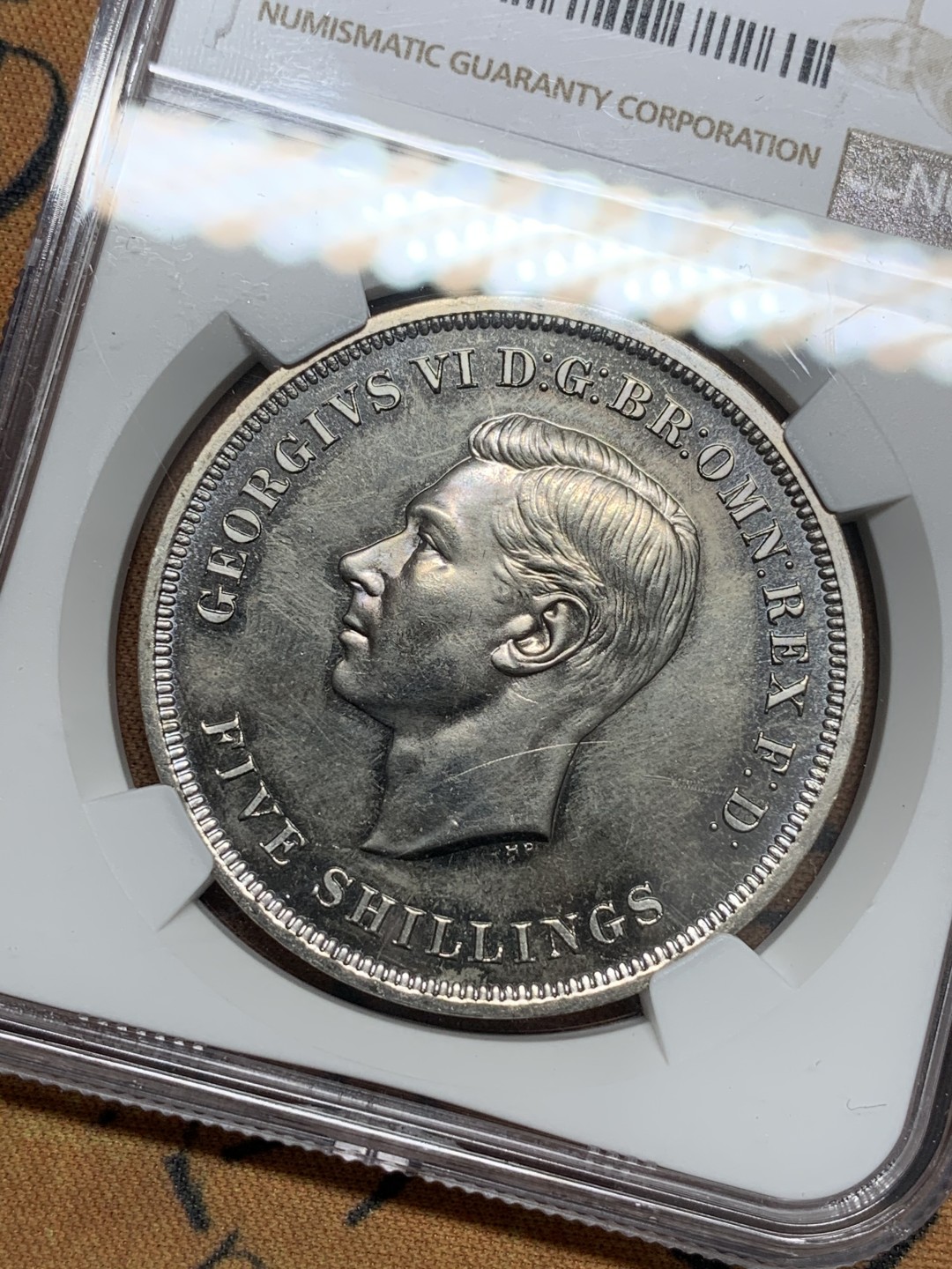 《竞宝斋》第95场-本周日，周一，周四，3场连拍（全场不限金额包邮） NGC PL63 英国 1951年 镍马剑 克朗币  细节很不错