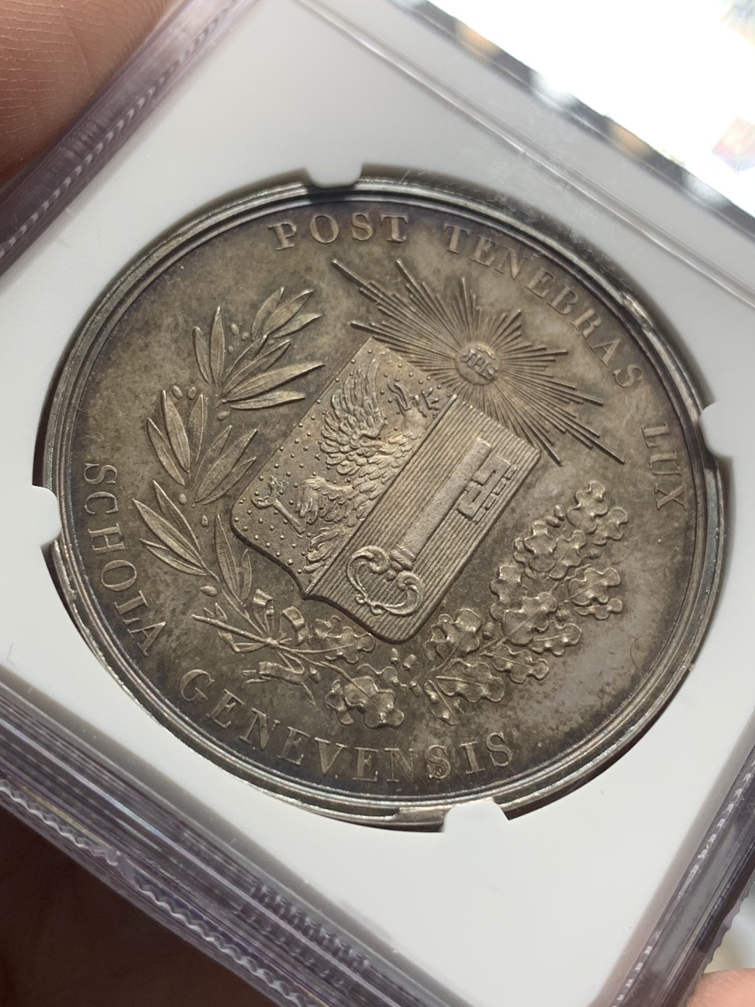 《竞宝斋》第95场-本周日，周一，周四，3场连拍（全场不限金额包邮） NGC-MS62 瑞士1850音乐学院银章 深彩包浆 刻画细腻