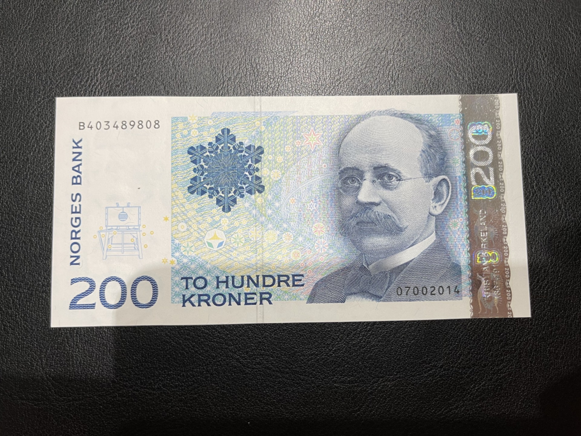 《外钞收藏家》第二百零三期 挪威200克朗 品相如图 疑似有折