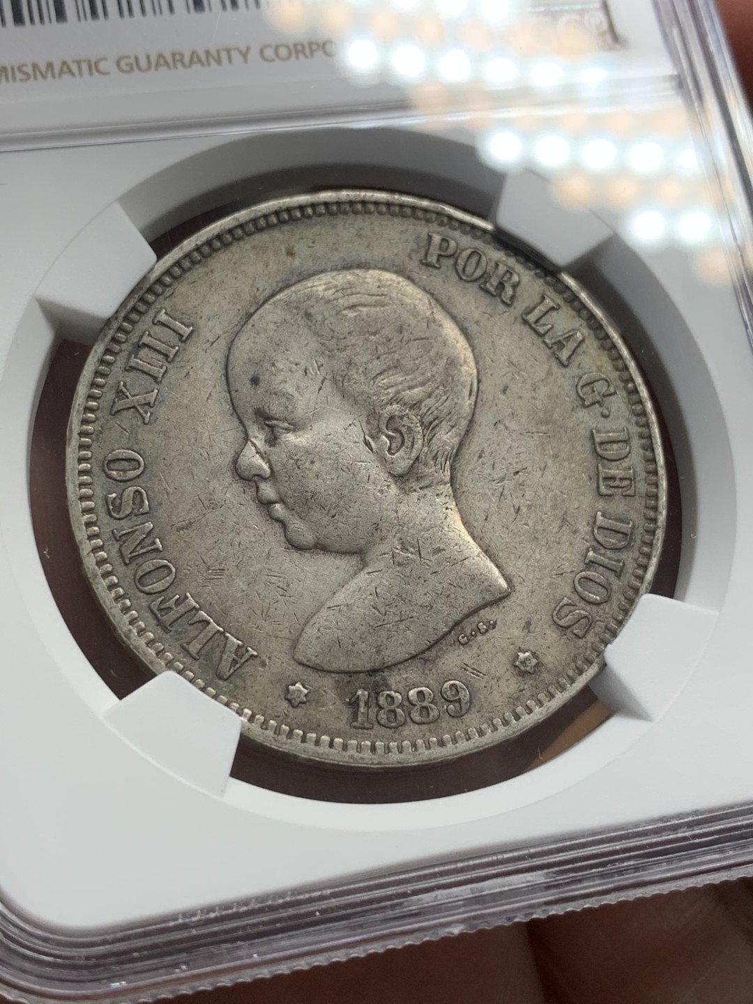 《竞宝斋》第95场-本周日，周一，周四，3场连拍（全场不限金额包邮） NGC-XF45 西班牙1889年 阿方索十三世 5比塞塔双柱大银币 原味好品