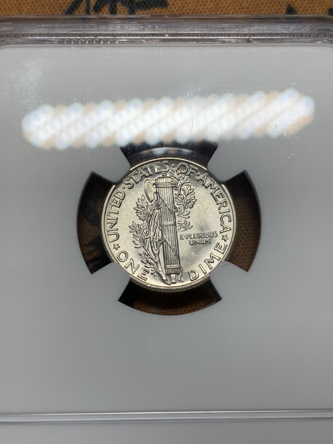 《竞宝斋》第95场-本周日，周一，周四，3场连拍（全场不限金额包邮） NGC-MS66 美国 1943年 10美分 小飞侠墨丘利 银币