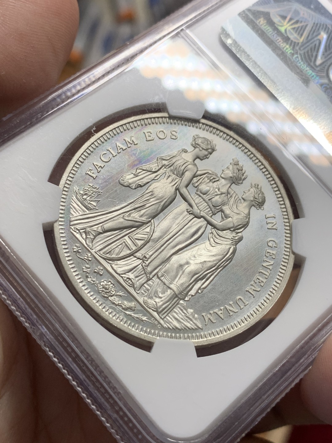 《竞宝斋》第95场-本周日，周一，周四，3场连拍（全场不限金额包邮） NGC-PF67CA 英国 1879年(2000) 维多利亚fantasy银币 克朗型 美惠三女神图案 铸造精美 KM-X81 HA2021年420美元成交