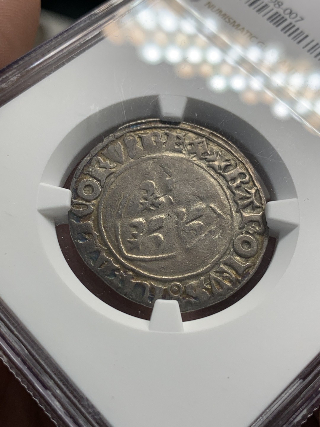 《竞宝斋》第95场-本周日，周一，周四，3场连拍（全场不限金额包邮） NGC VF 30 法国 1380-1422年 疯子查理六世 1B 银币 中实际保存的这么好 实在难得 盒子上边缘有小缺