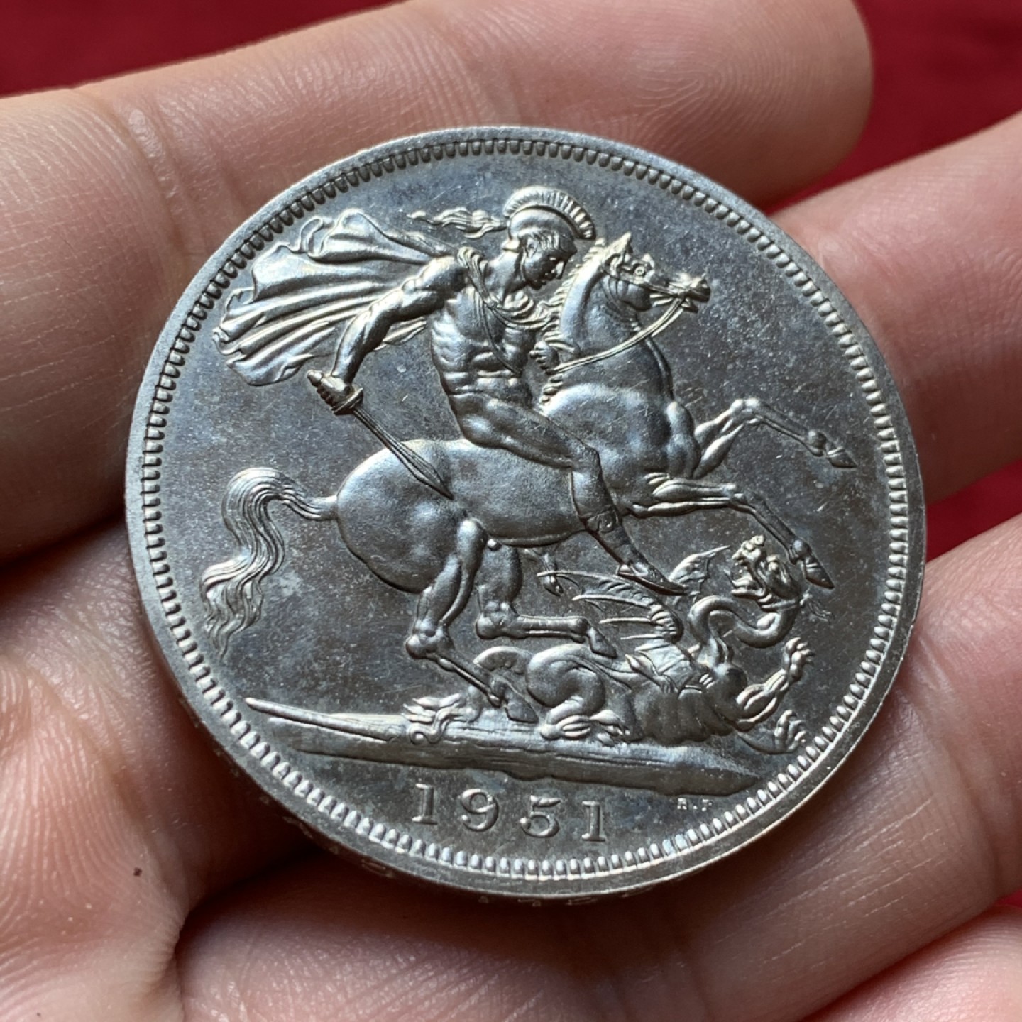 《竞宝斋》第95场-本周日，周一，周四，3场连拍（全场不限金额包邮） 英国 1951年 乔治六世  1克朗 原盒装 镍马剑