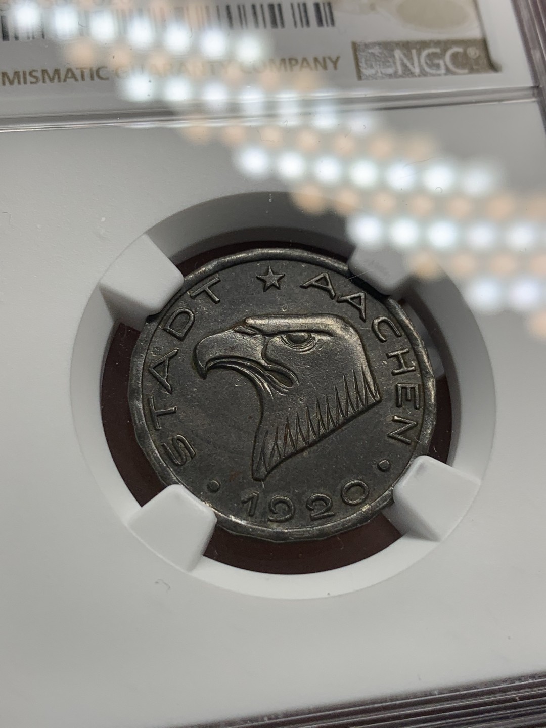 《竞宝斋》第95场-本周日，周一，周四，3场连拍（全场不限金额包邮） NGC-MS62 德国德紧亚琛1920年鹰头50芬尼铁币 经典设计名誉品 状态一流 入骨黑包浆 亚琛是德意志前身查理曼帝国的首都