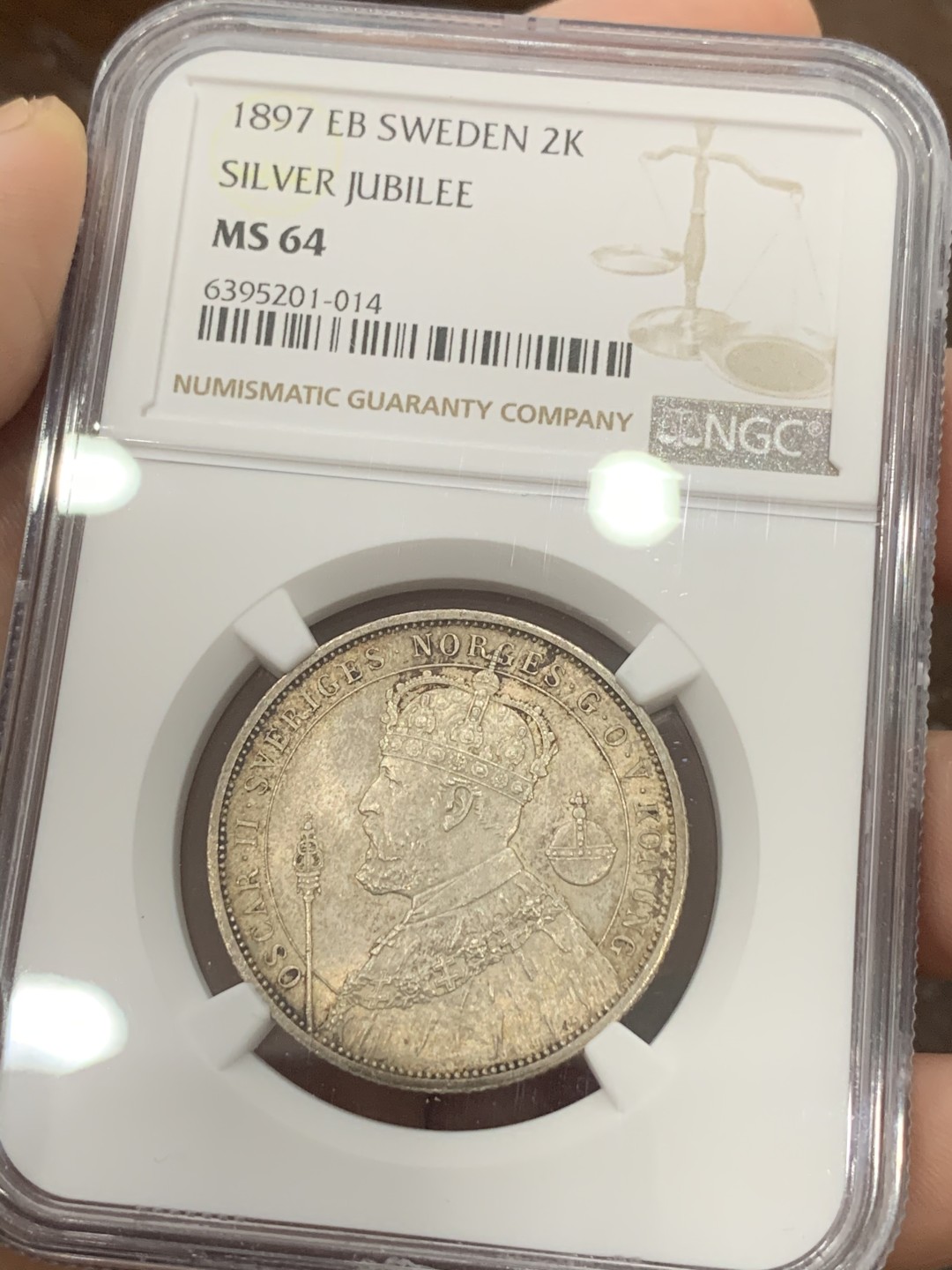 《竞宝斋》第95场-本周日，周一，周四，3场连拍（全场不限金额包邮） NGC-MS64 瑞典 1897年 登基纪念 2克朗银币 原光带彩 非常漂亮