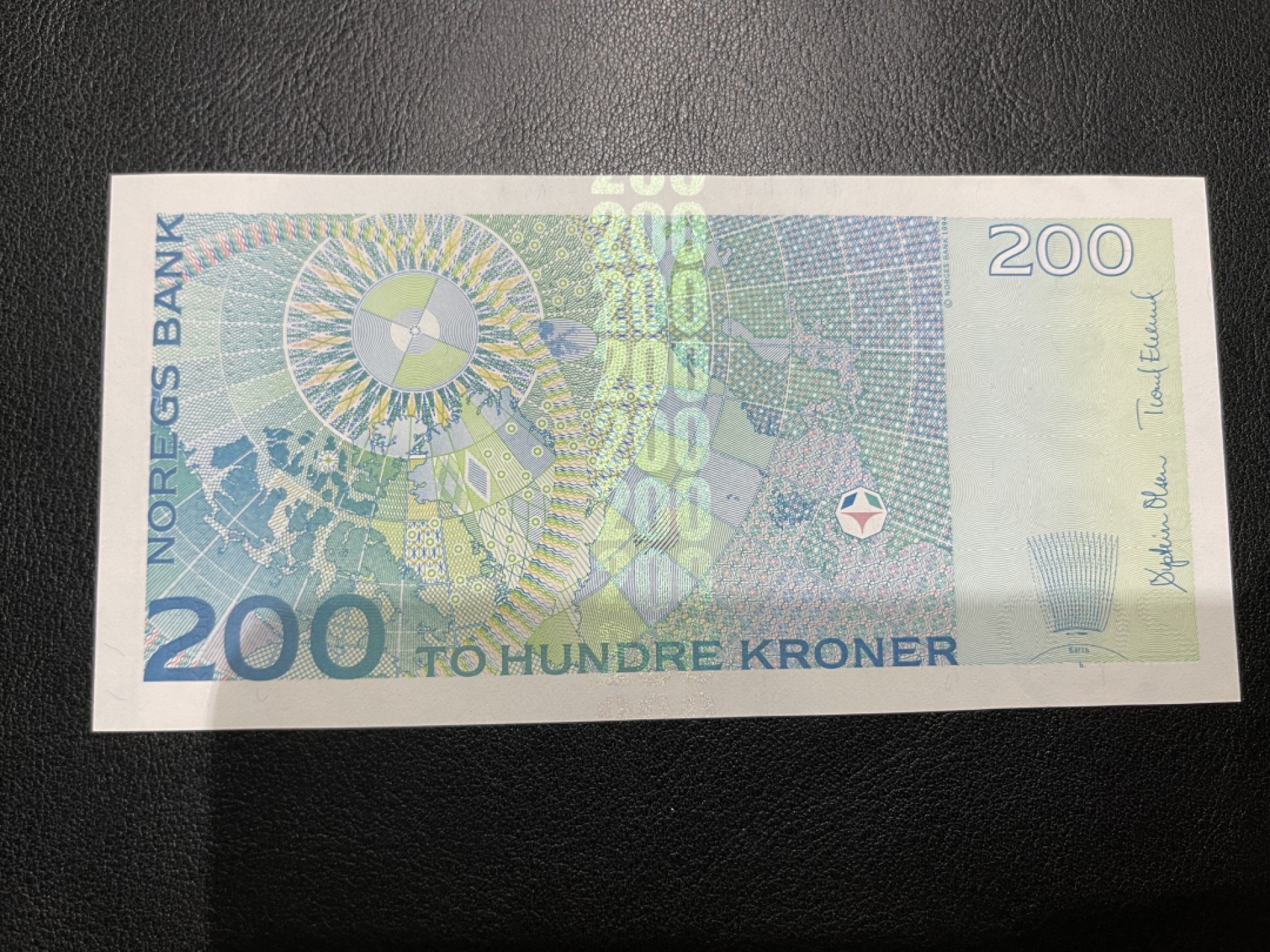 《外钞收藏家》第二百零三期 挪威200克朗 品相如图 疑似有折