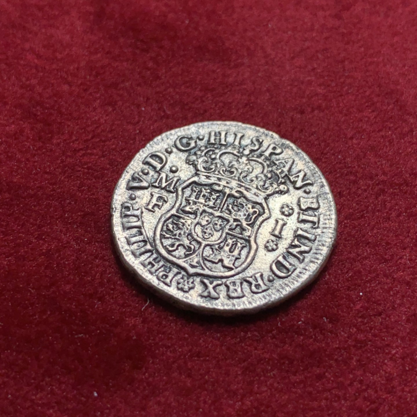 《竞宝斋》第95场-本周日，周一，周四，3场连拍（全场不限金额包邮） 1735年西属墨西哥菲利普五世1里亚尔银币 全深打细节好品 带光 书价高