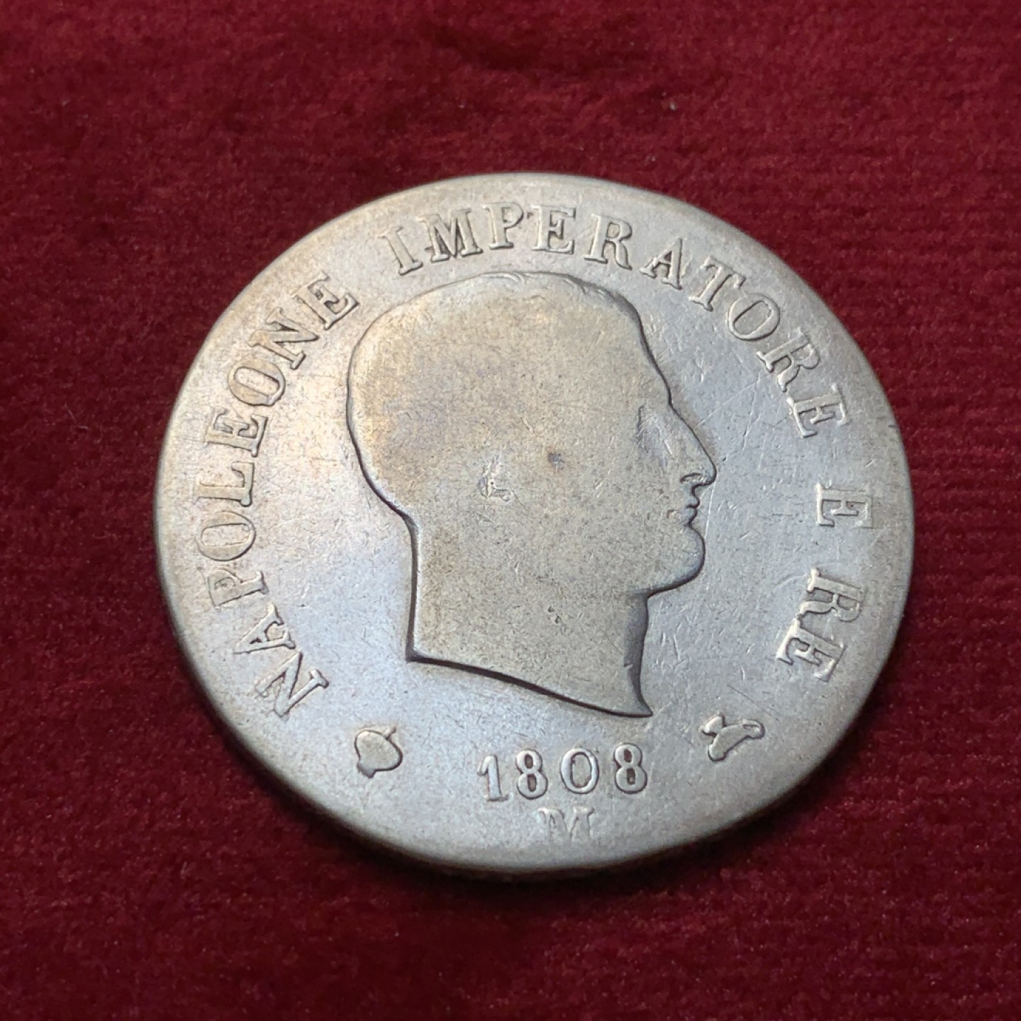 《竞宝斋》第95场-本周日，周一，周四，3场连拍（全场不限金额包邮） 法占意大利 1808 拿破仑一世5里拉银币 流通磨损一般品相 背后徽章还算清晰