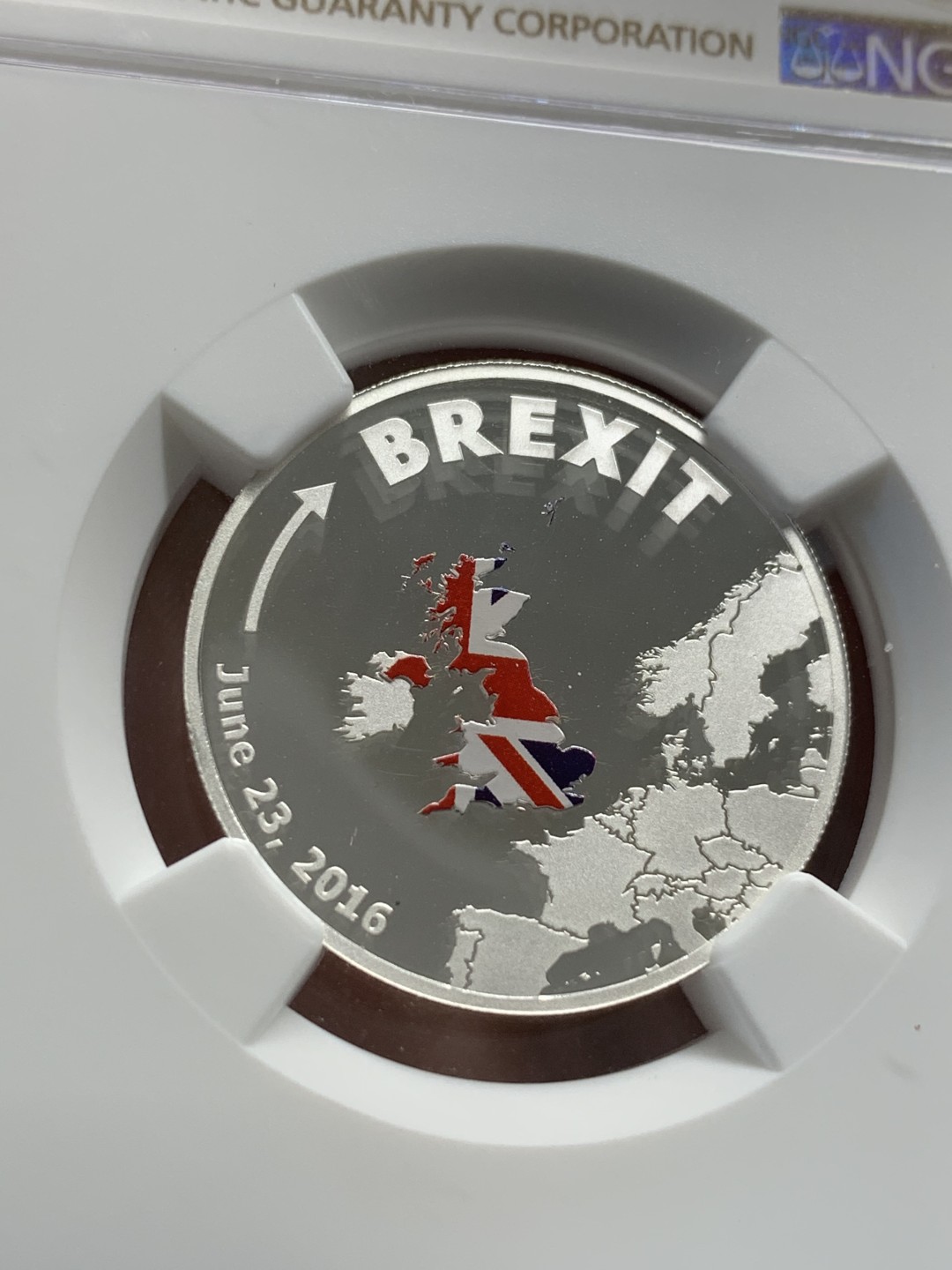 《竞宝斋》第95场-本周日，周一，周四，3场连拍（全场不限金额包邮） NGC-PF69UC 2016年库克群岛$1英国脱欧纪念彩色精制银币（发行量仅2016枚）