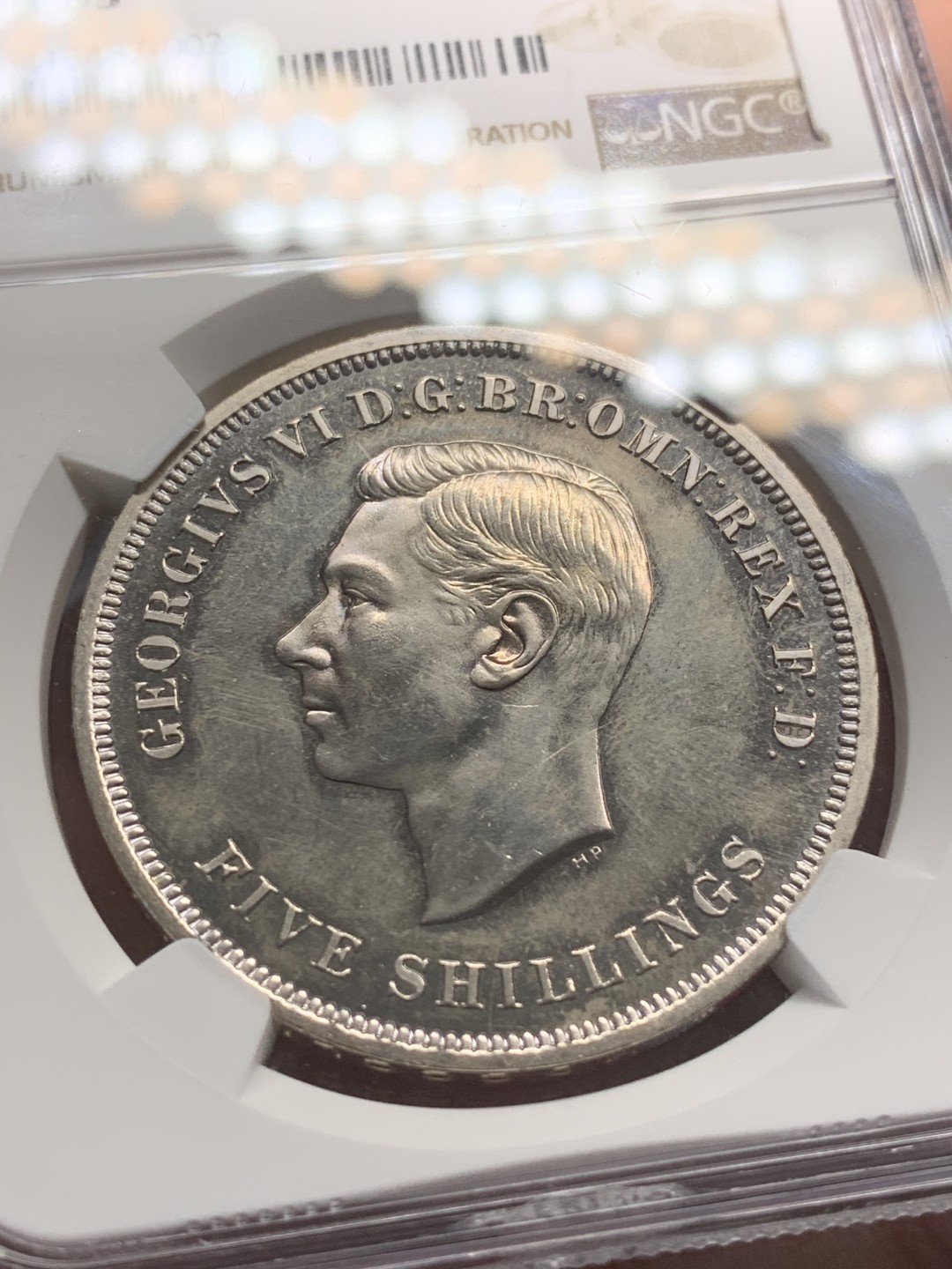 《竞宝斋》第95场-本周日，周一，周四，3场连拍（全场不限金额包邮） NGC PL63 英国 1951年 镍马剑 克朗币  细节很不错