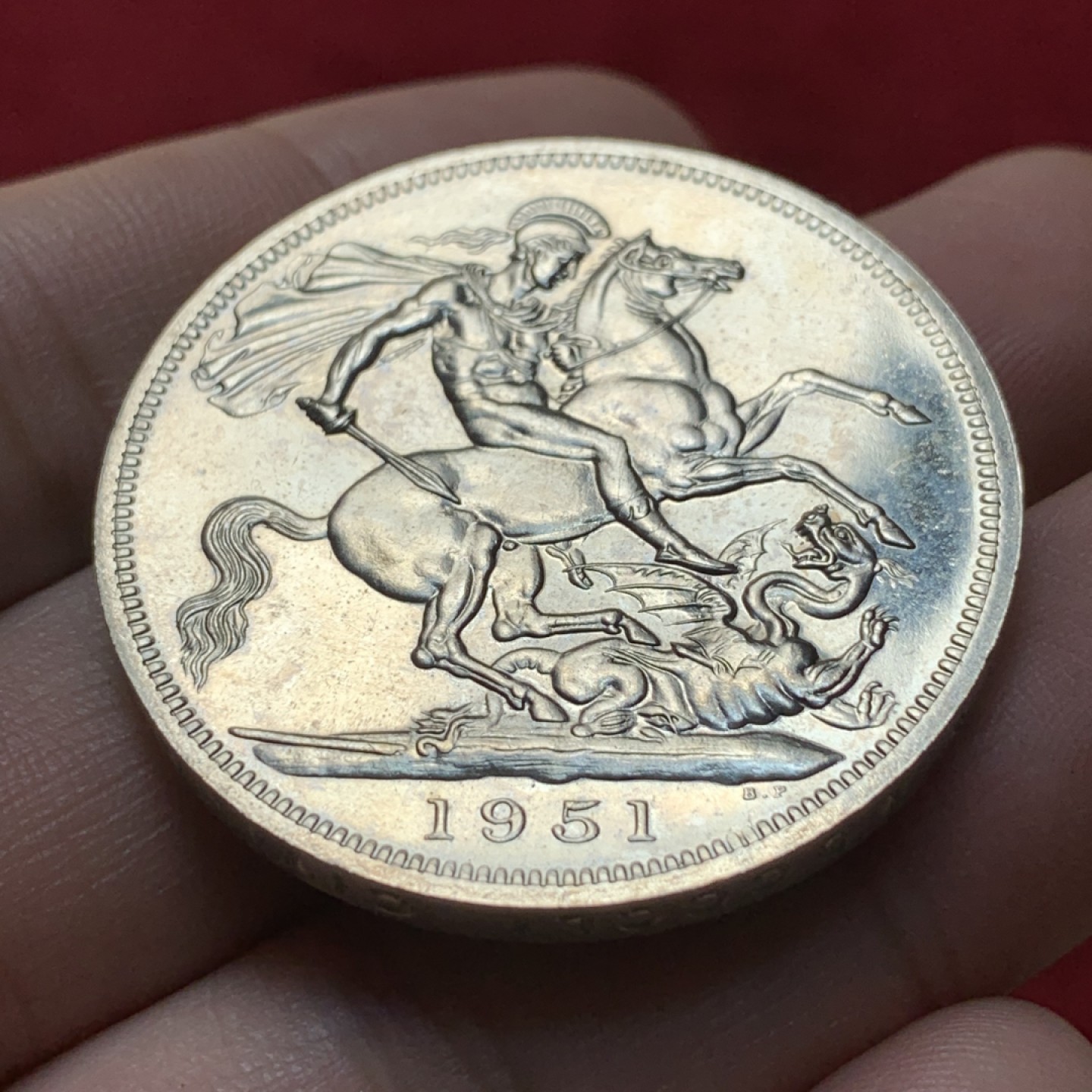 《竞宝斋》第95场-本周日，周一，周四，3场连拍（全场不限金额包邮） 英国 1951年 乔治六世  1克朗 原盒装 镍马剑