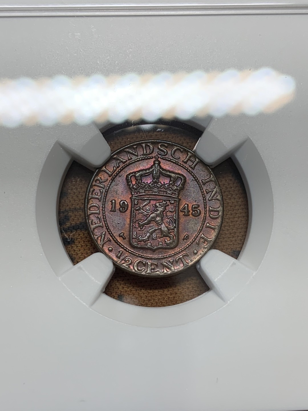 《竞宝斋》第95场-本周日，周一，周四，3场连拍（全场不限金额包邮） NGC-MS63BN 荷属东印度 1945年半分铜币 酒红色醇厚包浆 背面书法设计优秀