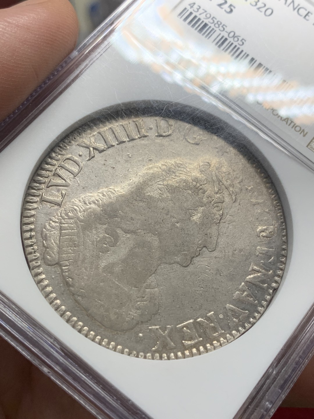 《竞宝斋》第95场-本周日，周一，周四，3场连拍（全场不限金额包邮） NGC-VF25 1704年法国路易十四埃居 太阳王埃居，味道不错适合凑品种