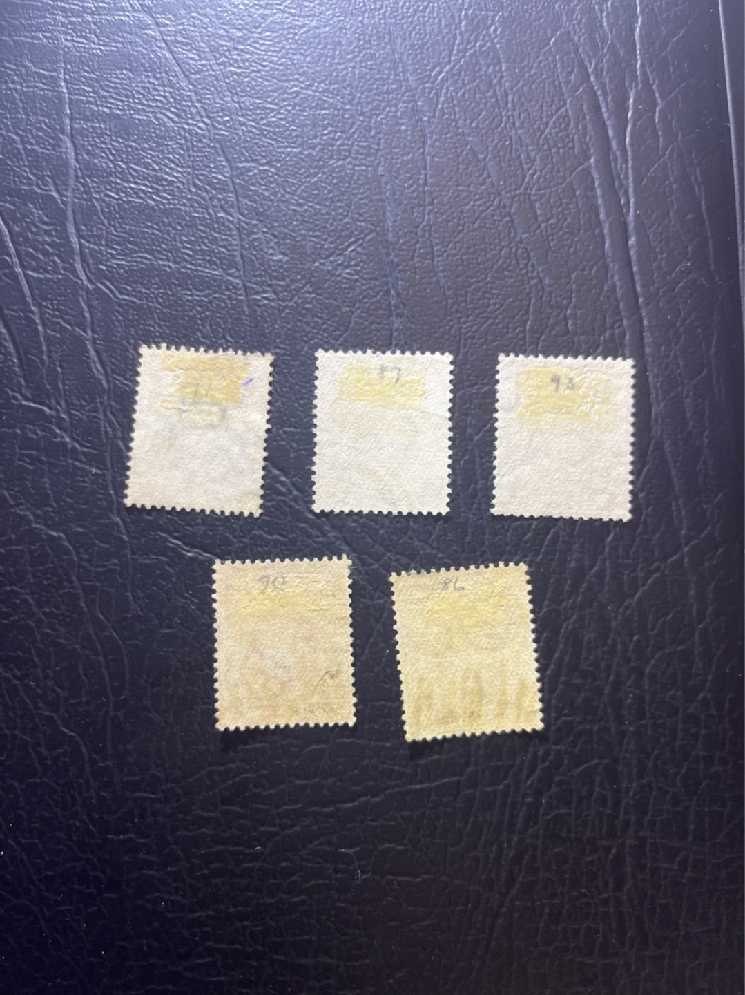 洪涛臻品 精选邮票限时拍卖第三十二期 一百多年前香港发行的国王邮票一组(黑便士上女王的儿子，丘吉尔母亲等众多名流的情人…)，少见的面值，早期票，全保真无人为（他人在售单枚20元,见图3）