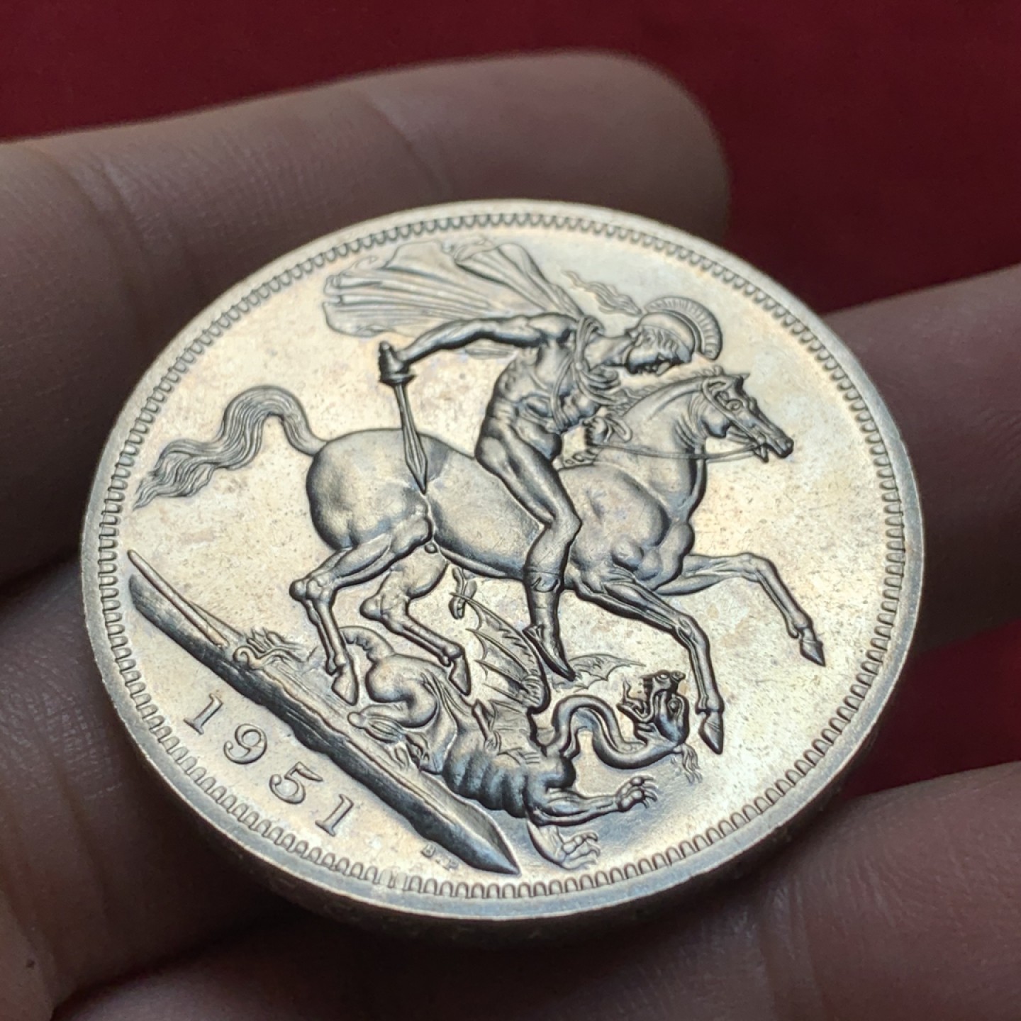 《竞宝斋》第95场-本周日，周一，周四，3场连拍（全场不限金额包邮） 英国 1951年 乔治六世  1克朗 原盒装 镍马剑