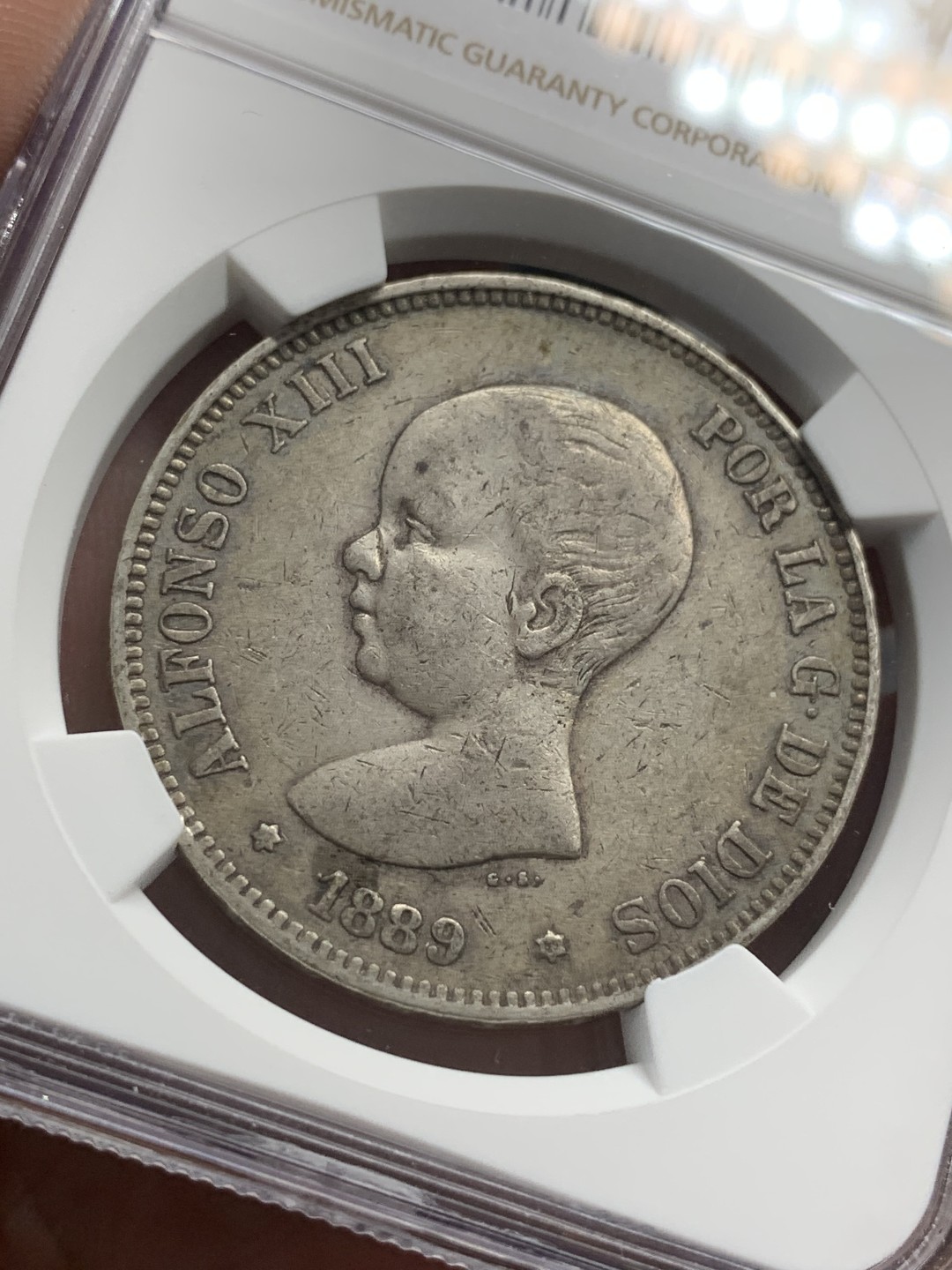 《竞宝斋》第95场-本周日，周一，周四，3场连拍（全场不限金额包邮） NGC-XF45 西班牙1889年 阿方索十三世 5比塞塔双柱大银币 原味好品