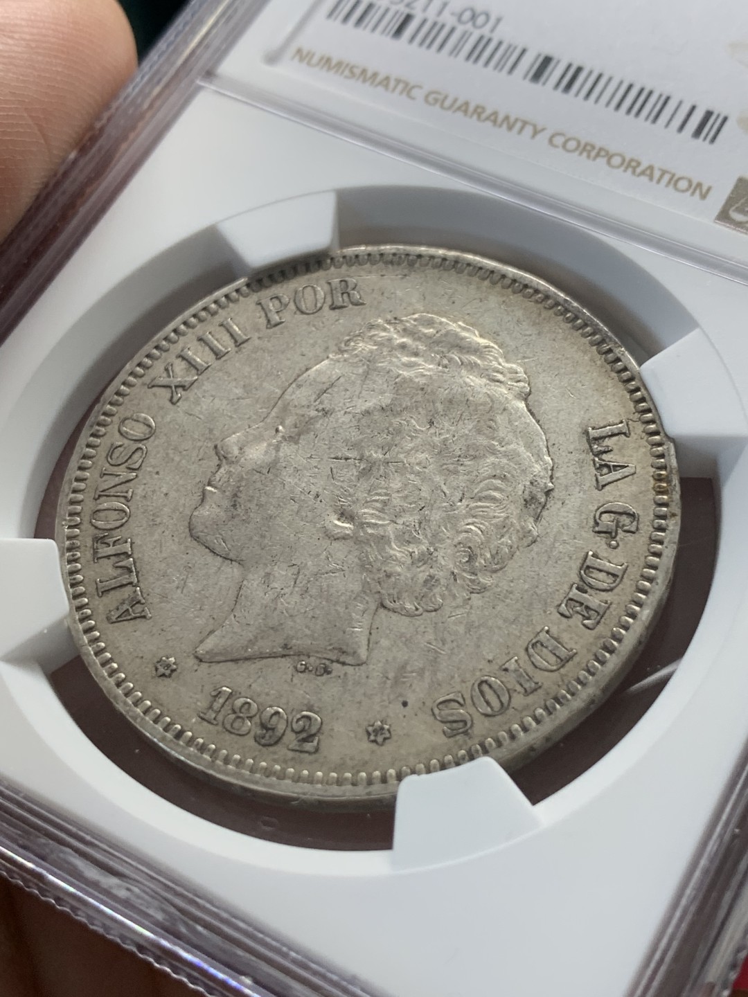 《竞宝斋》第95场-本周日，周一，周四，3场连拍（全场不限金额包邮） NGC-XF40 西班牙1892年 阿方索十三世 5比塞塔双柱大银币 原味好品 较少的爆炸头