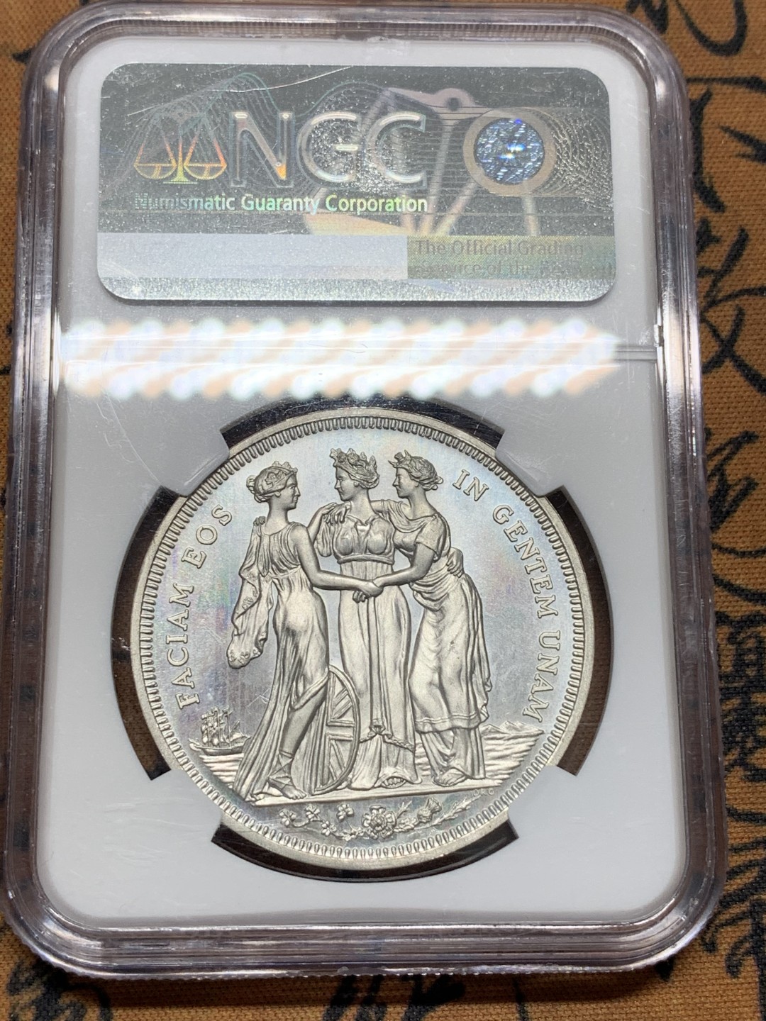 《竞宝斋》第95场-本周日，周一，周四，3场连拍（全场不限金额包邮） NGC-PF67CA 英国 1879年(2000) 维多利亚fantasy银币 克朗型 美惠三女神图案 铸造精美 KM-X81 HA2021年420美元成交