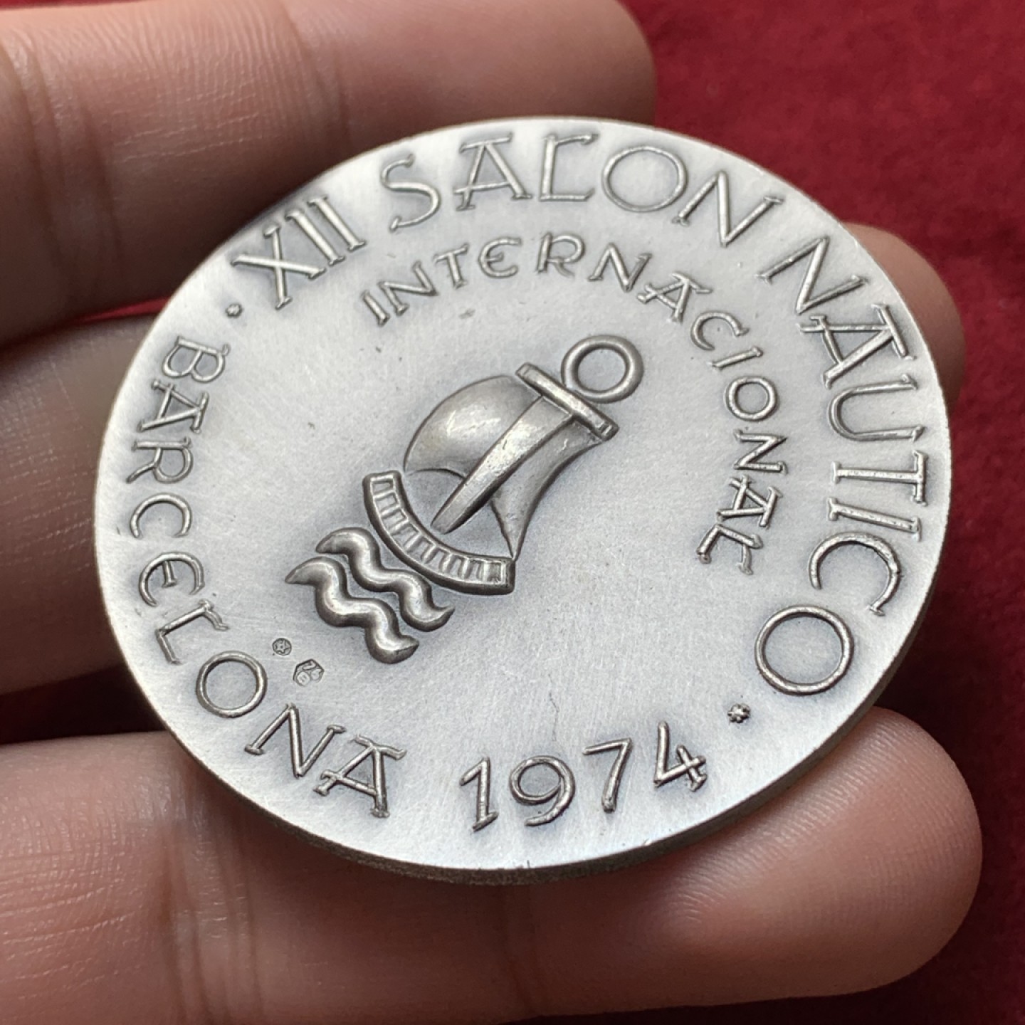 《竞宝斋》第95场-本周日，周一，周四，3场连拍（全场不限金额包邮） 1974年西班牙第12届帆船赛镀银纪念章（超高浮雕，直径50mm）