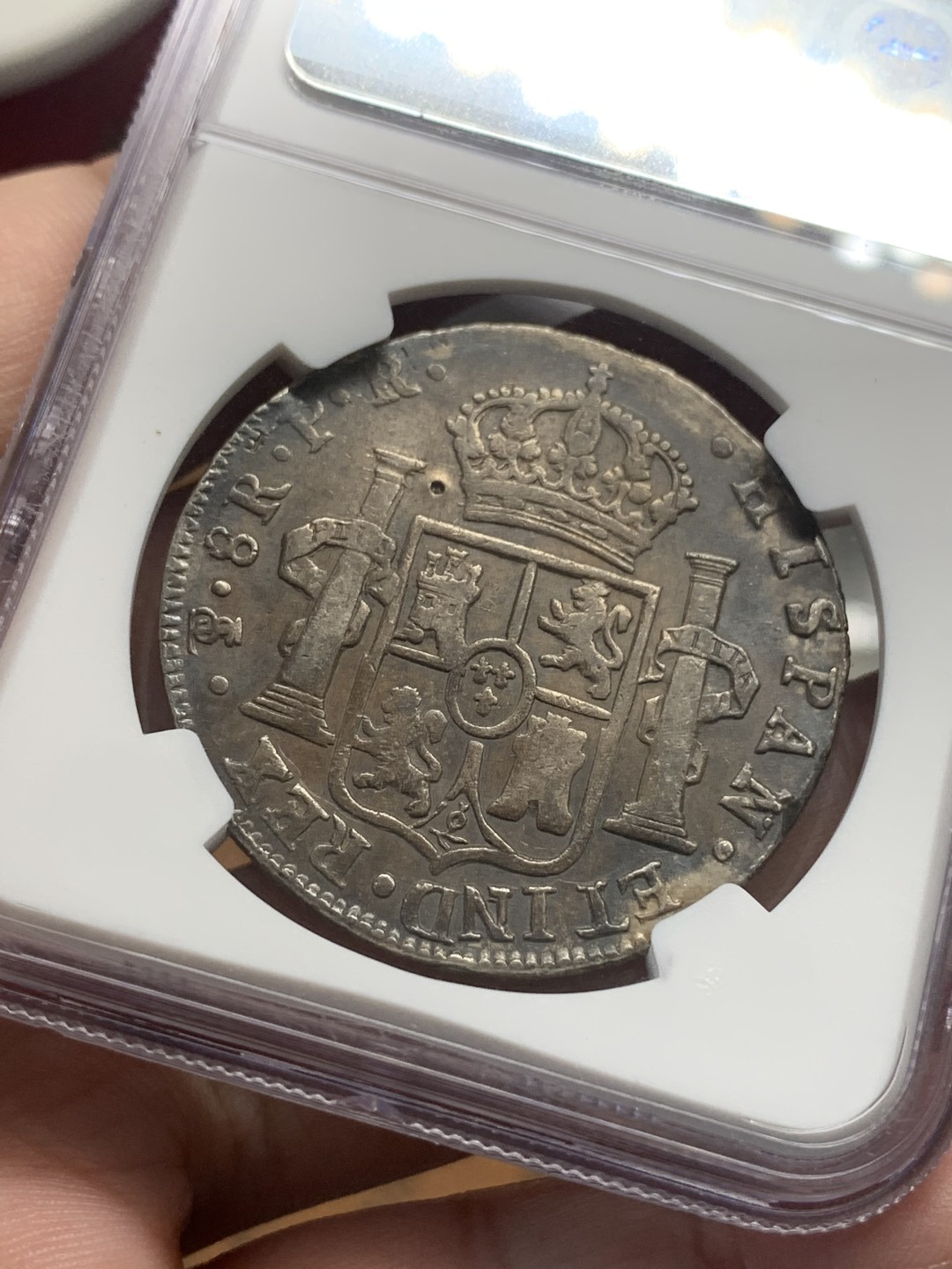 《竞宝斋》第95场-本周日，周一，周四，3场连拍（全场不限金额包邮） NGC XF  玻利维亚 1781年 卡三 8里亚尔 双柱 大银币  双面 深打带包浆 有小戳 味道不错