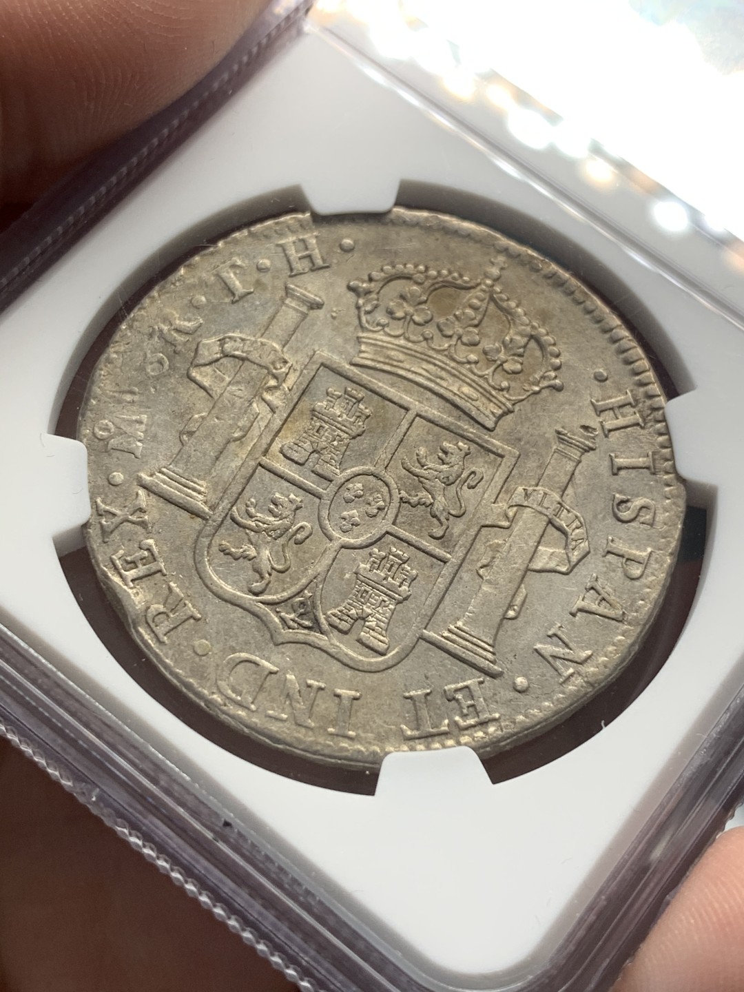 《竞宝斋》第95场-本周日，周一，周四，3场连拍（全场不限金额包邮） NGC AU 墨西哥 1805年 卡四 8里亚尔 双柱大银币 双面深打 带包浆