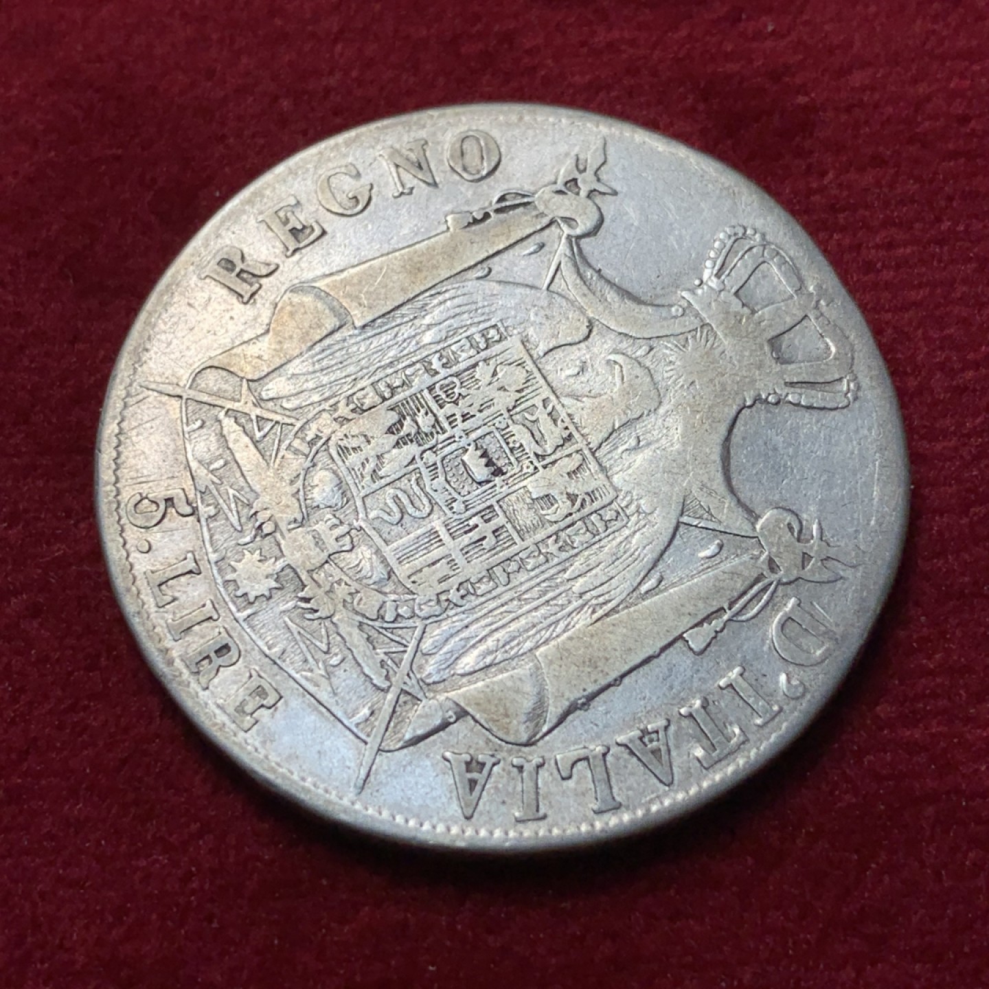 《竞宝斋》第95场-本周日，周一，周四，3场连拍（全场不限金额包邮） 法占意大利 1808 拿破仑一世5里拉银币 流通磨损一般品相 背后徽章还算清晰