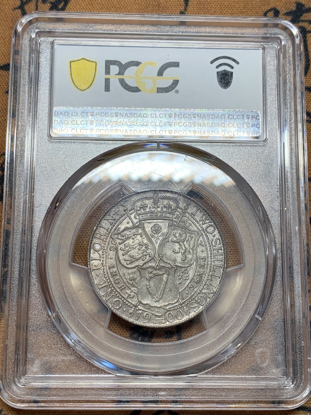 《竞宝斋》第95场-本周日，周一，周四，3场连拍（全场不限金额包邮） PCGS-MS64英国1900年披纱一弗洛林银币，转光漂亮，淡彩包浆