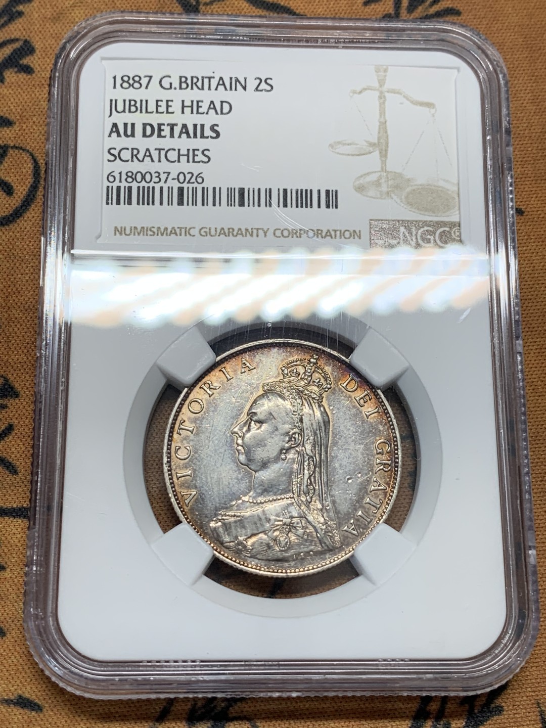 《竞宝斋》第95场-本周日，周一，周四，3场连拍（全场不限金额包邮） NGC-AUD 英国维多利亚 1887年2先令 银币  细节如图