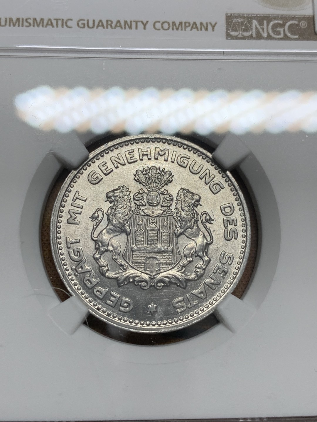 《竞宝斋》第95场-本周日，周一，周四，3场连拍（全场不限金额包邮） NGC冠军分两枚 德国紧急状态货币 汉堡结算马克1/10、1/100马克铝币一对 转光强烈 打制清晰 一步到位的藏品 