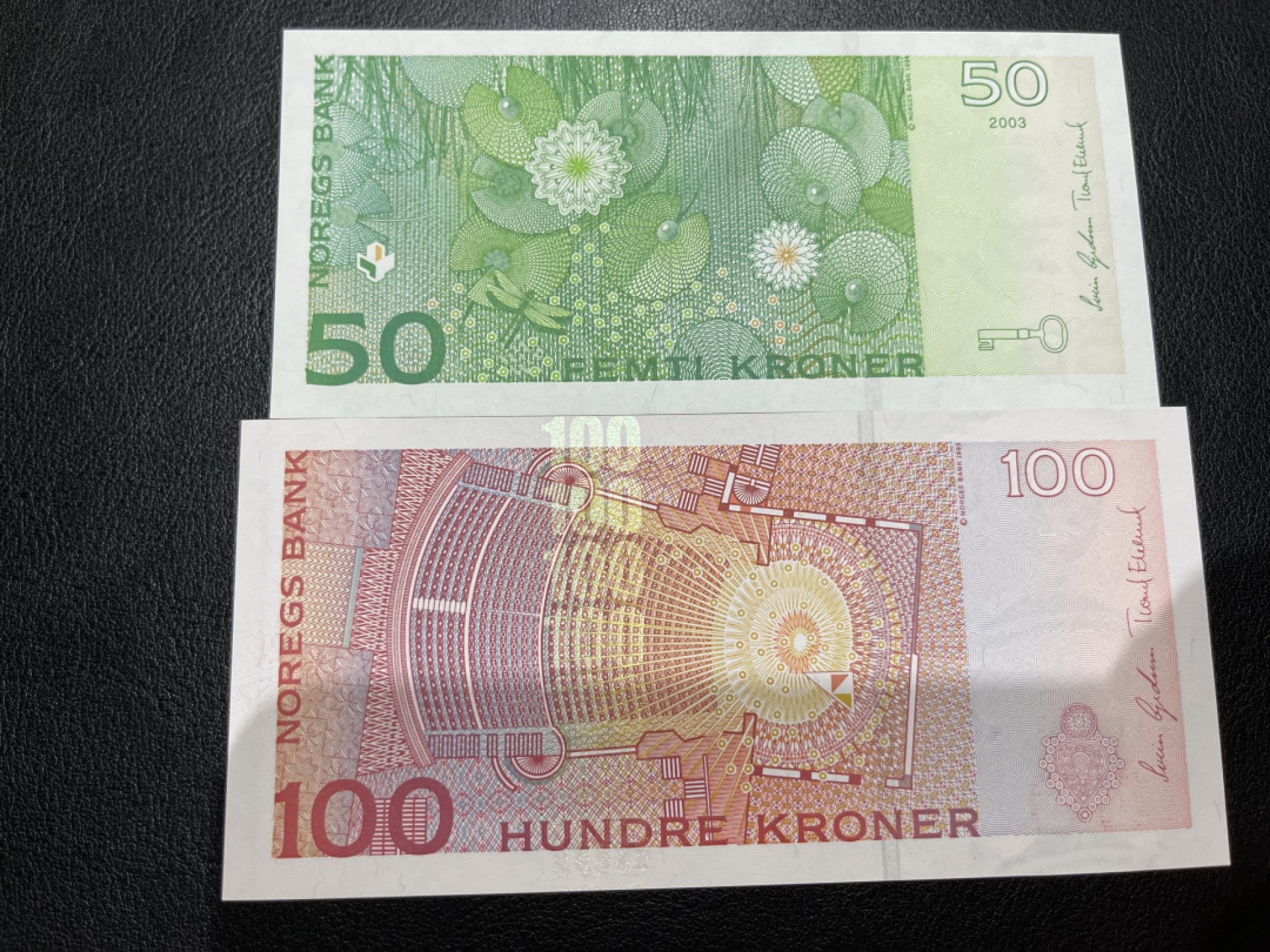 《外钞收藏家》第二百零三期 挪威50、100克朗 两张一起 全新UNC