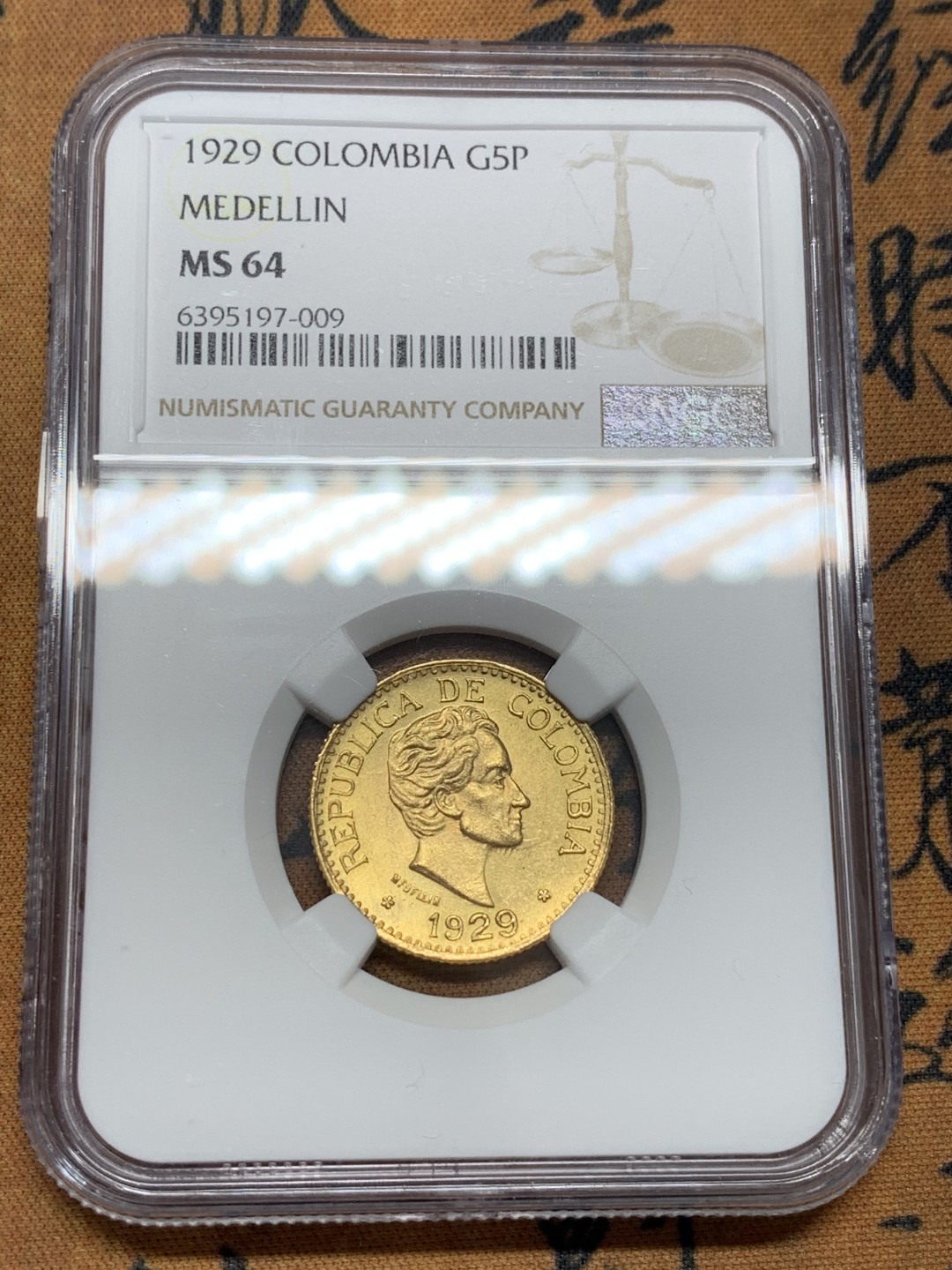 《竞宝斋》第95场-本周日，周一，周四，3场连拍（全场不限金额包邮） NGC-MS64 哥伦比亚 1929年 西蒙波利瓦 5比索金币 南美系品种暴涨