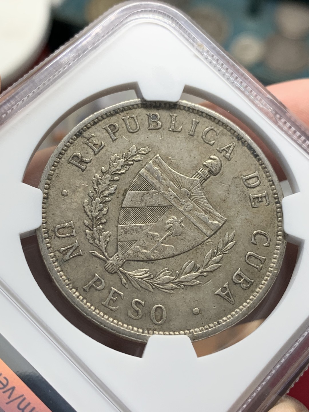 《竞宝斋》第95场-本周日，周一，周四，3场连拍（全场不限金额包邮） NGC-AU55 古巴1933年 大五星1比索银币 好品带底光 味道也不错 暴涨品种