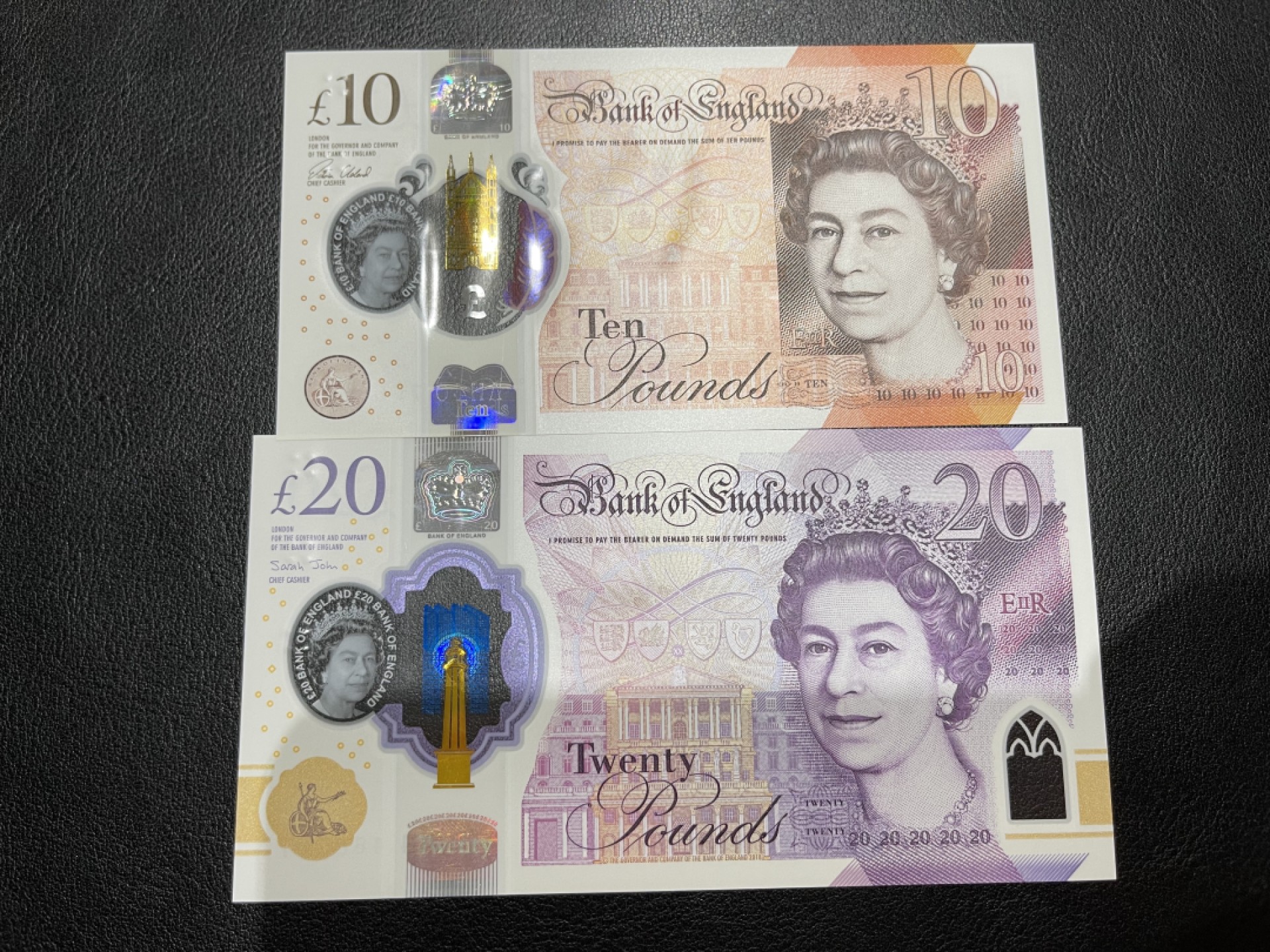 《外钞收藏家》第二百零三期 英国最新版10、20镑塑料钞两张 全新UNC