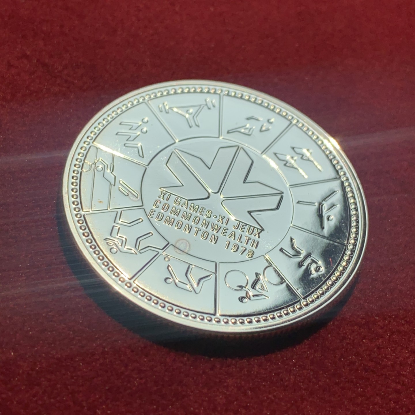 《竞宝斋》第95场-本周日，周一，周四，3场连拍（全场不限金额包邮） 加拿大 1978年 英联邦运动会1元 精制大银币