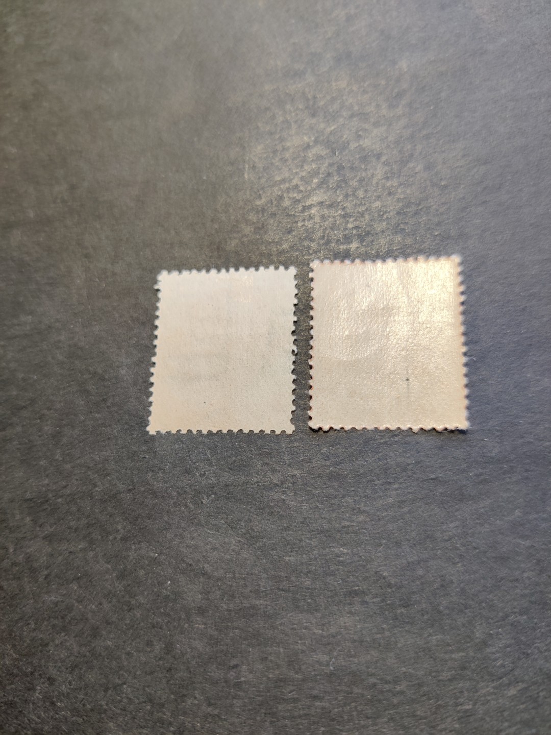 洪涛臻品 精选邮票限时拍卖第六十九期 满洲国鲫鱼储金邮票2全。