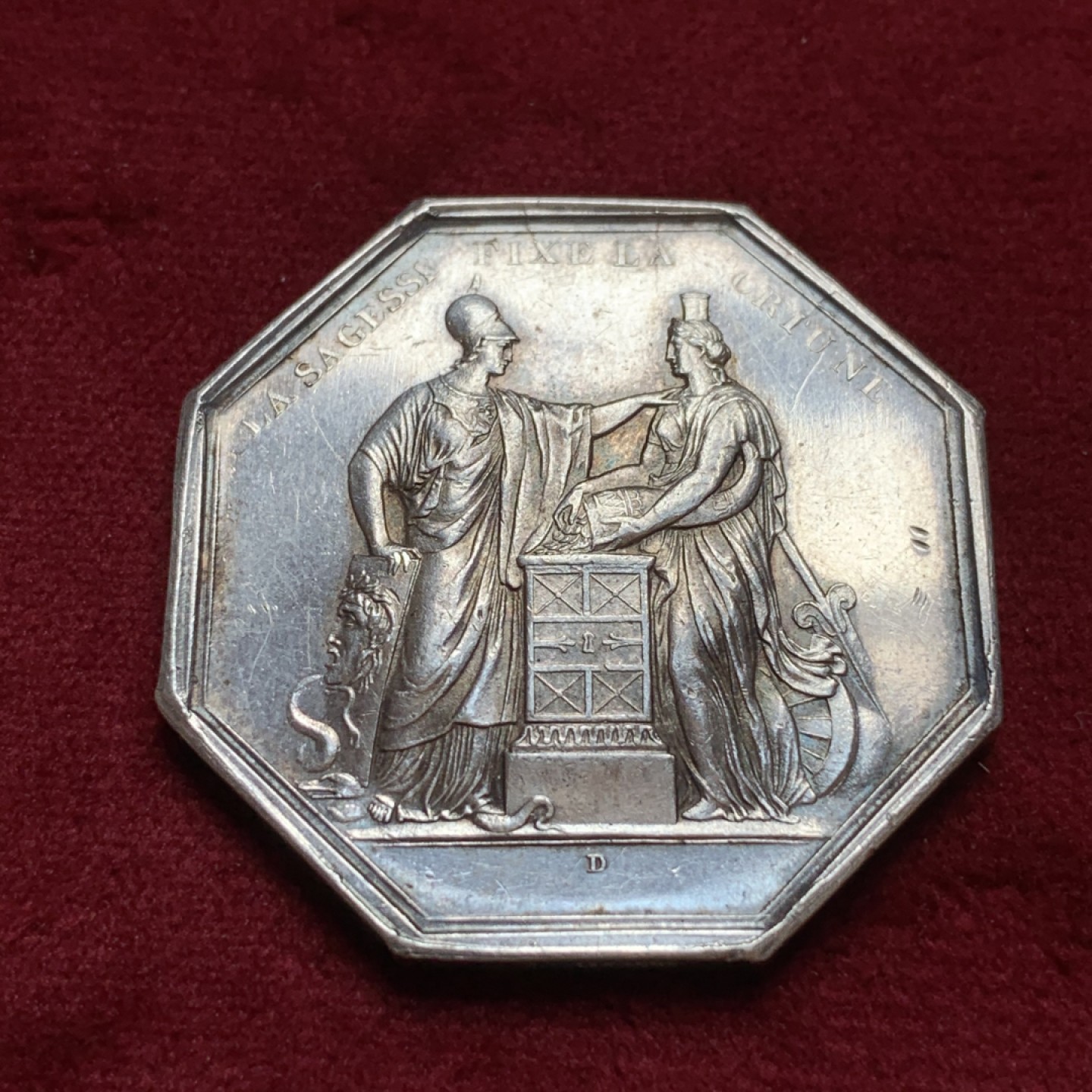 《竞宝斋》第96场-本周日，周一，周四，3场连拍（全场不限金额包邮） 法国法兰西银行大八角代币 早期手指铭 36毫米 23.7克