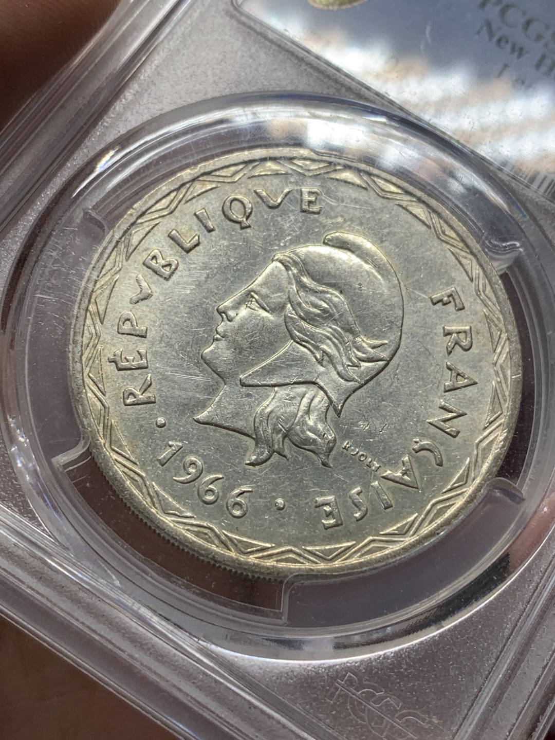 《竞宝斋》第96场-本周日，周一，周四，3场连拍（全场不限金额包邮） PCGS-AU58  法属新赫布里底 1966年  100法郎银币 